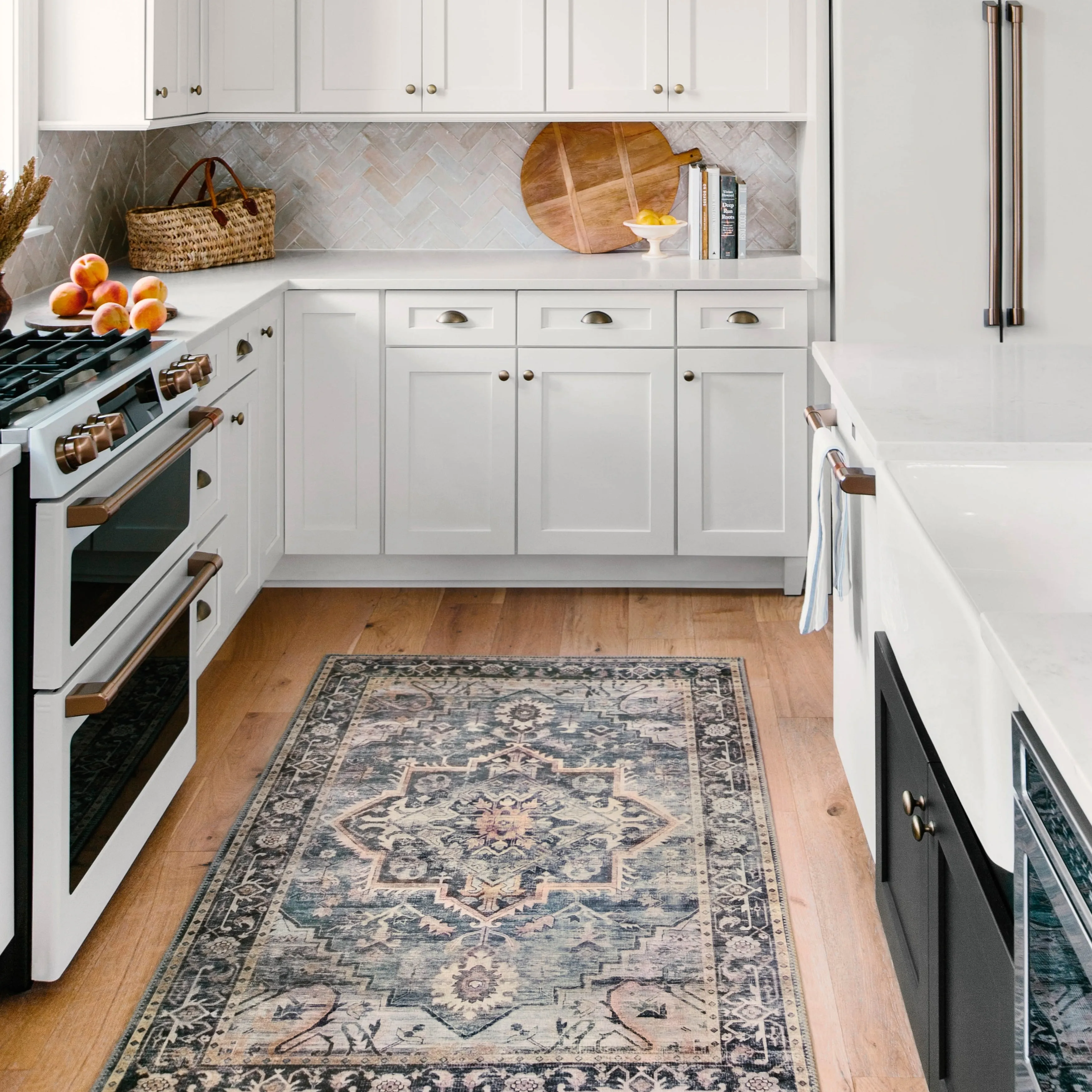 Alexander Home Venetian Printed Medallion Distressed Area Rug