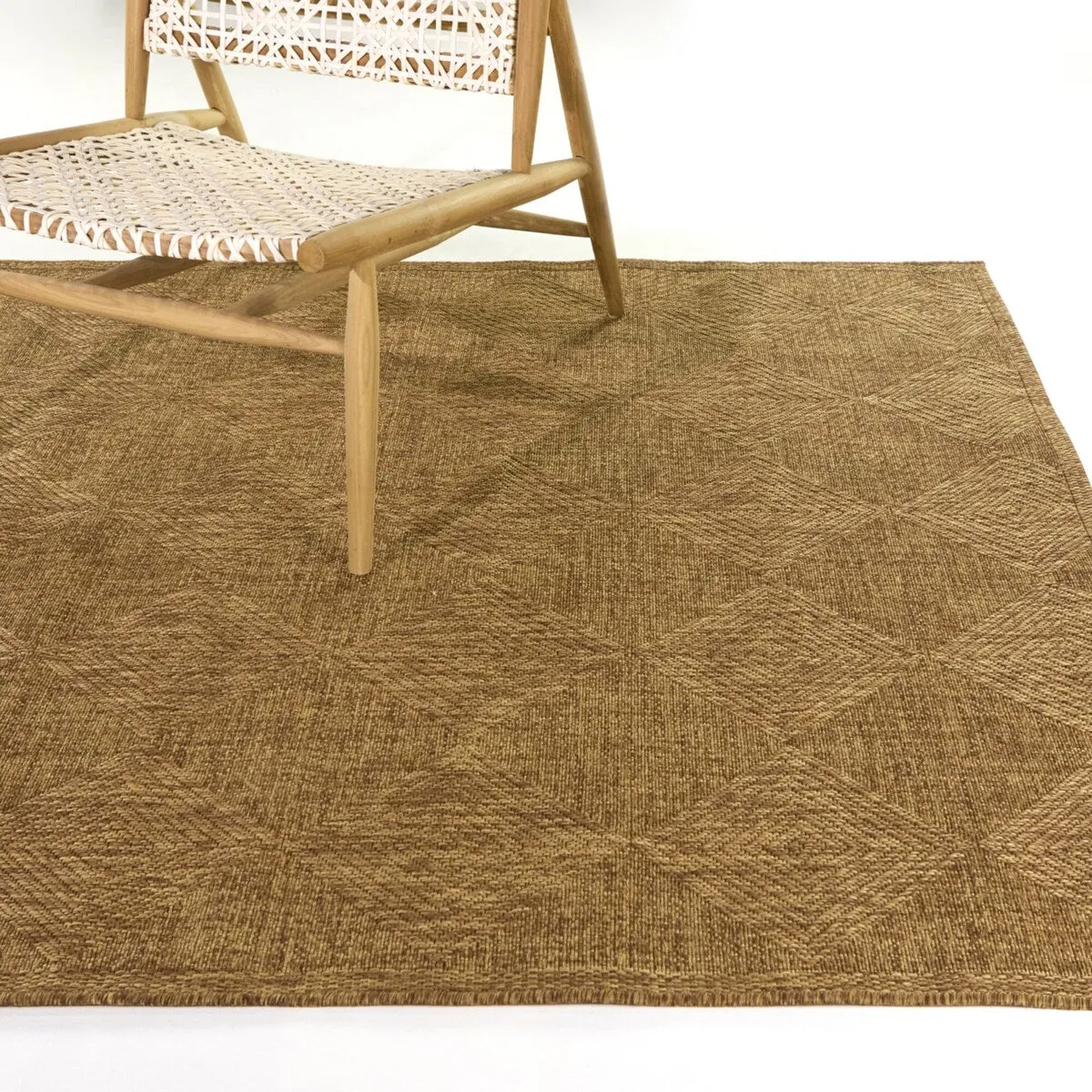 Antenora Checkered Diamond Indoor/Outdoor Area Rug
