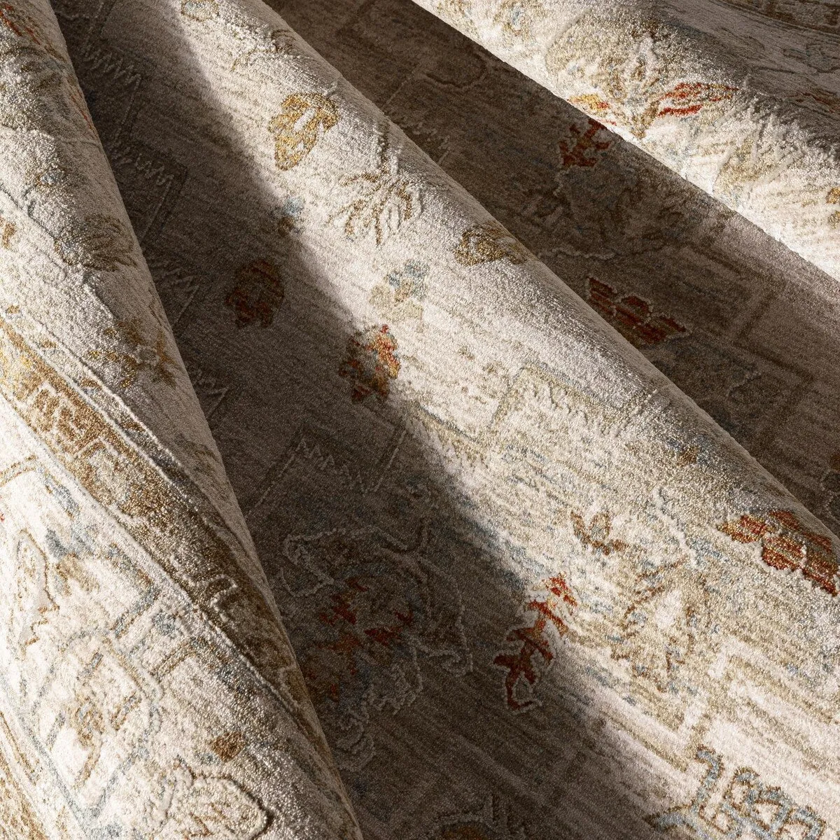 Betty Classic Medallion Area Rug