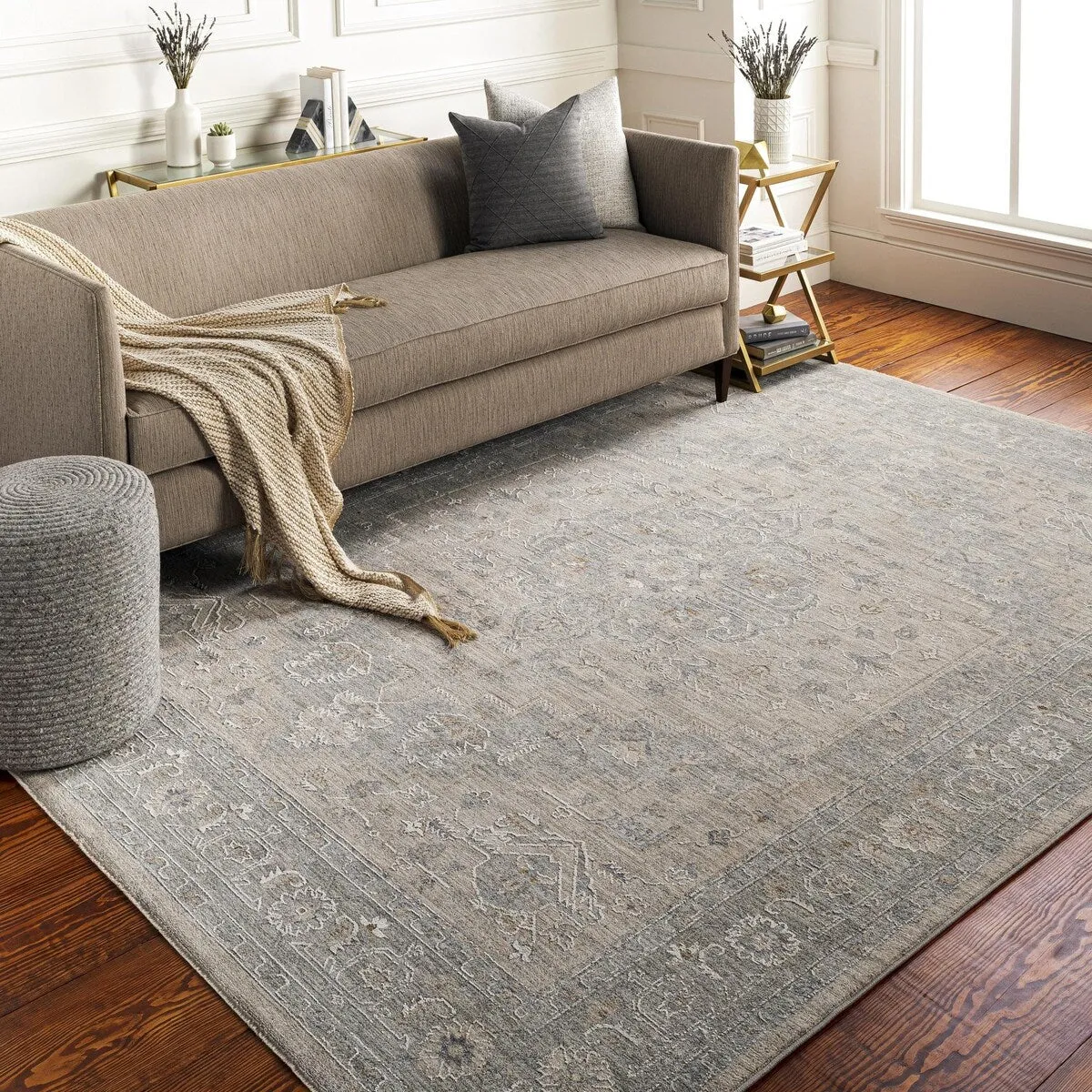 Betty Classic Medallion Area Rug