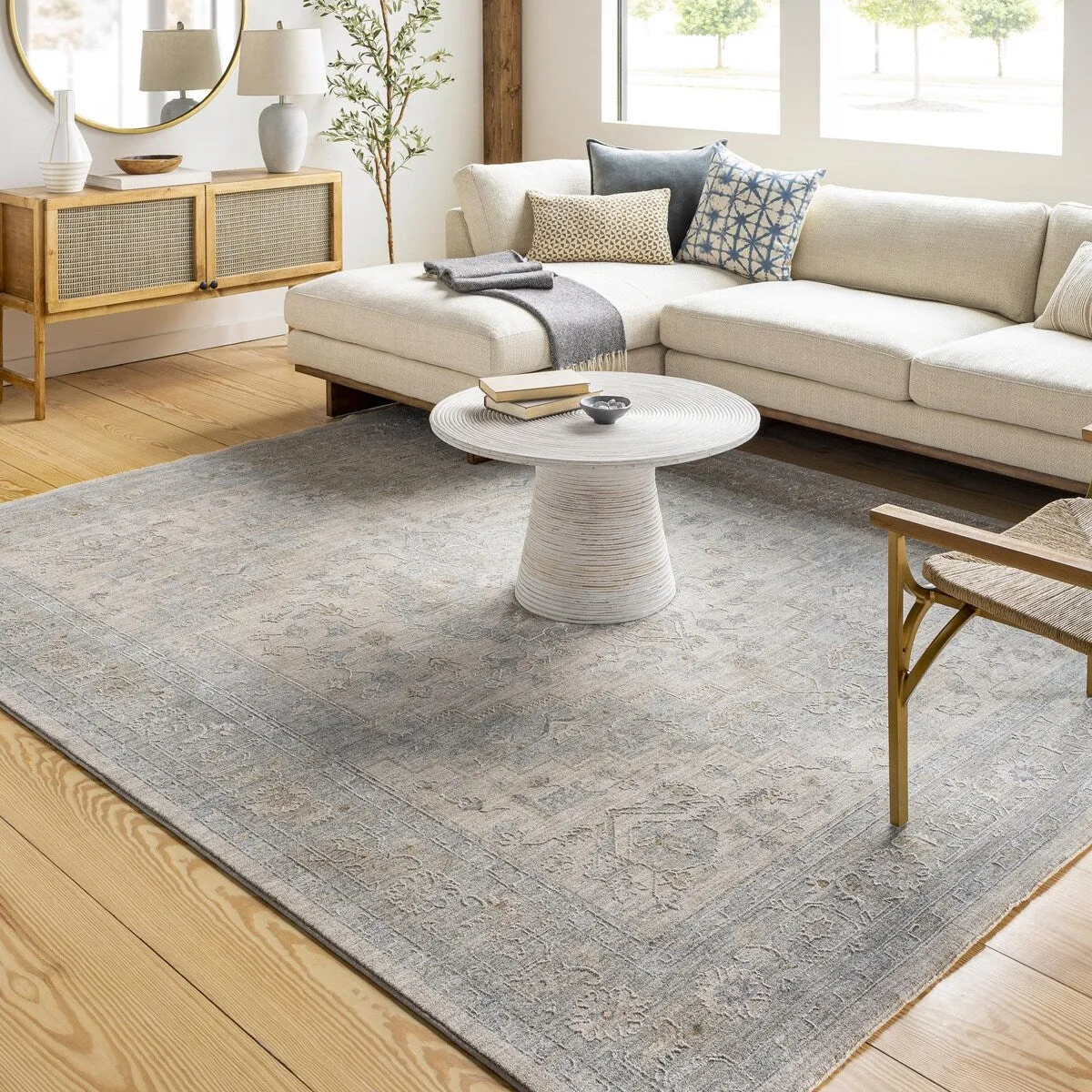 Betty Classic Medallion Area Rug