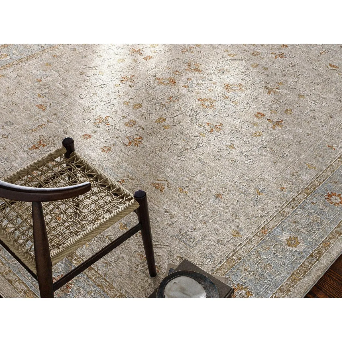 Betty Classic Medallion Area Rug