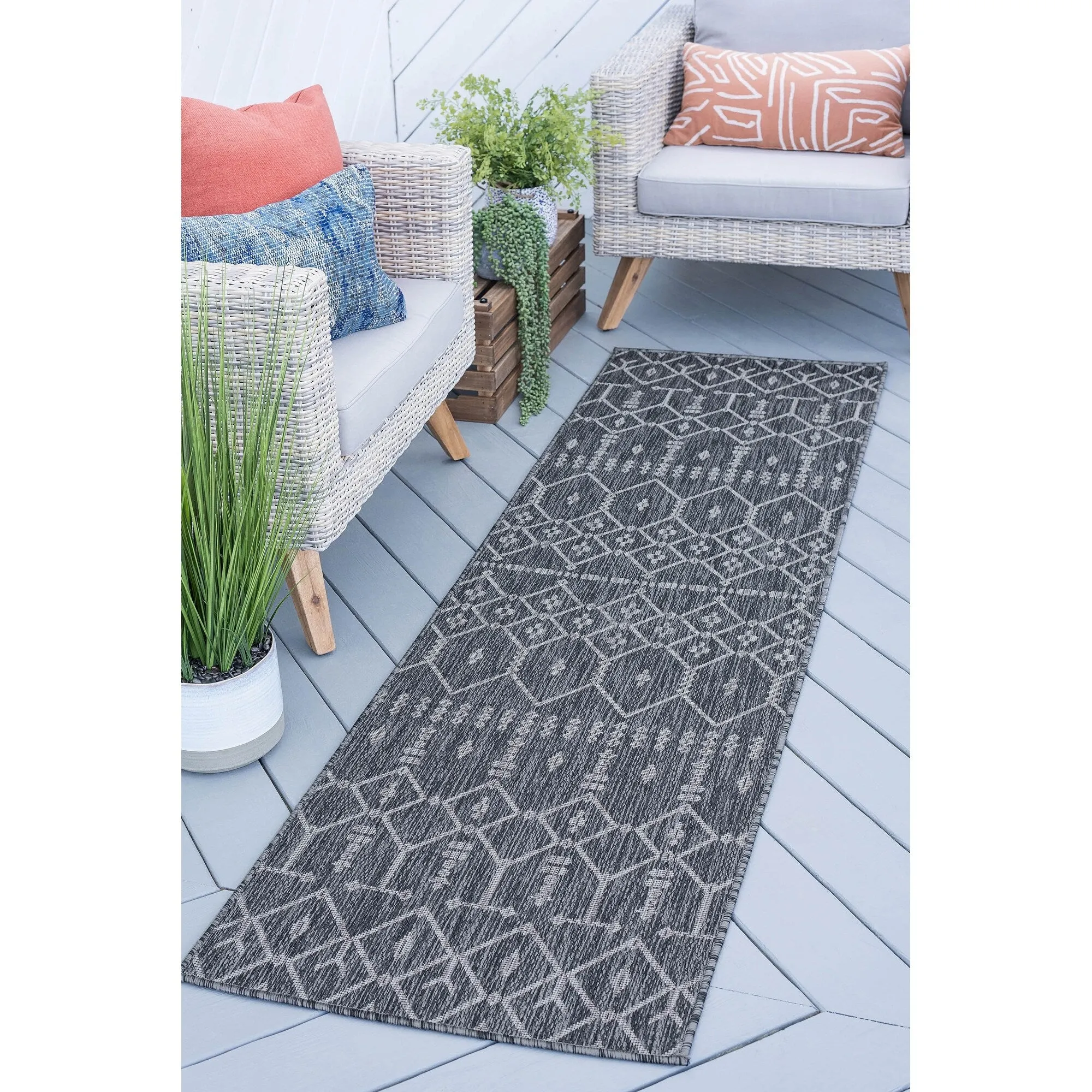 Colonnade Farmhouse Geometric Indoor/Outdoor Area Rug