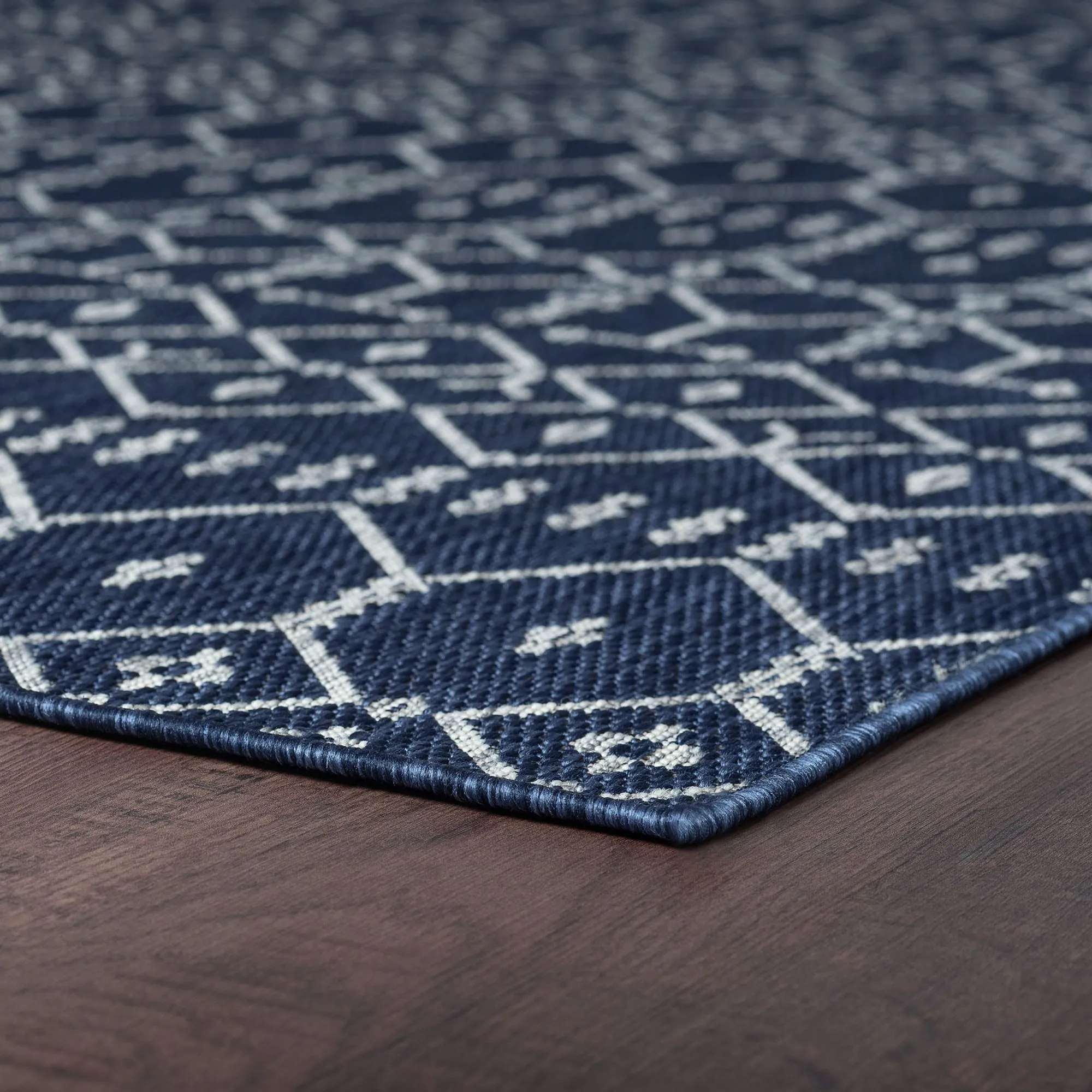 Colonnade Farmhouse Geometric Indoor/Outdoor Area Rug