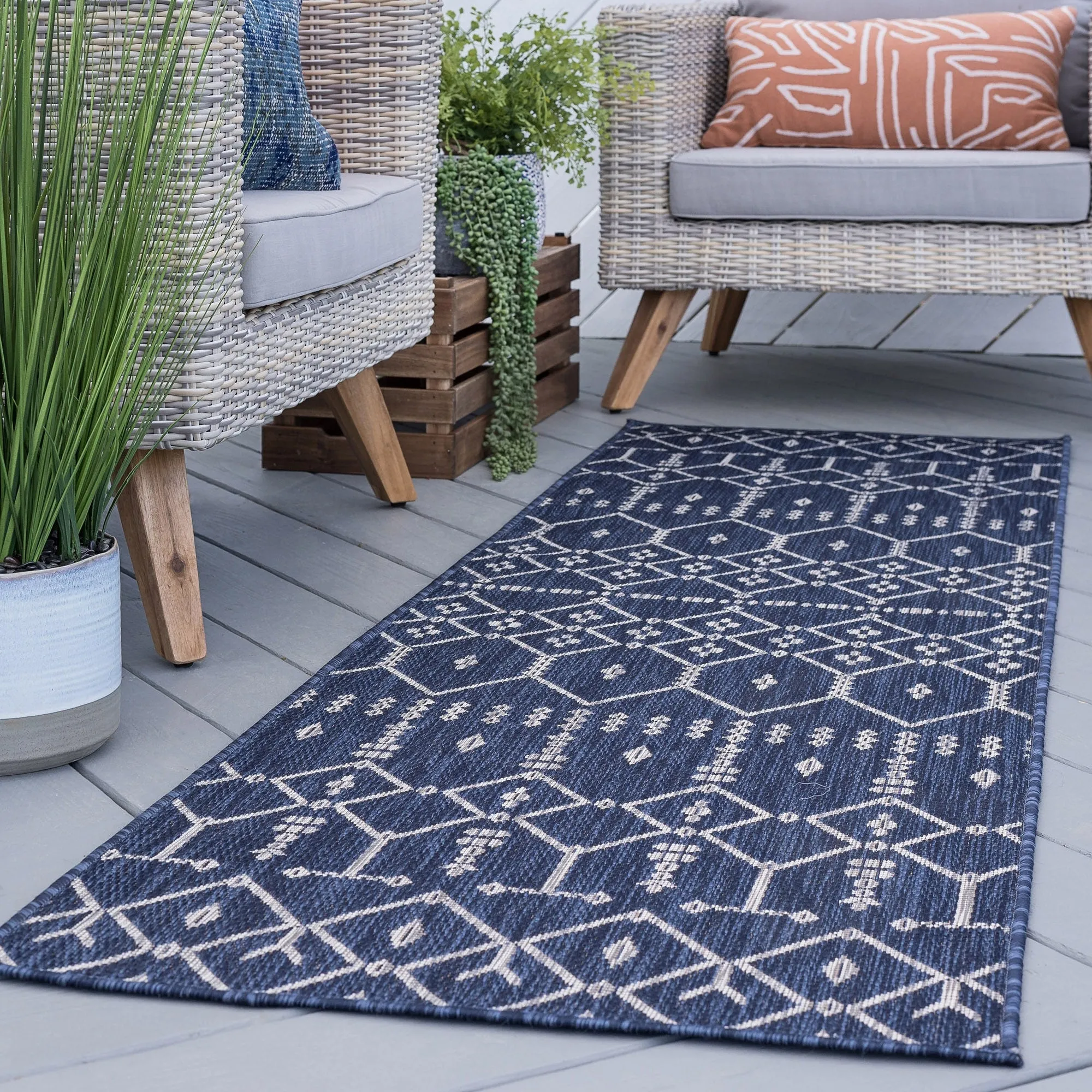 Colonnade Farmhouse Geometric Indoor/Outdoor Area Rug