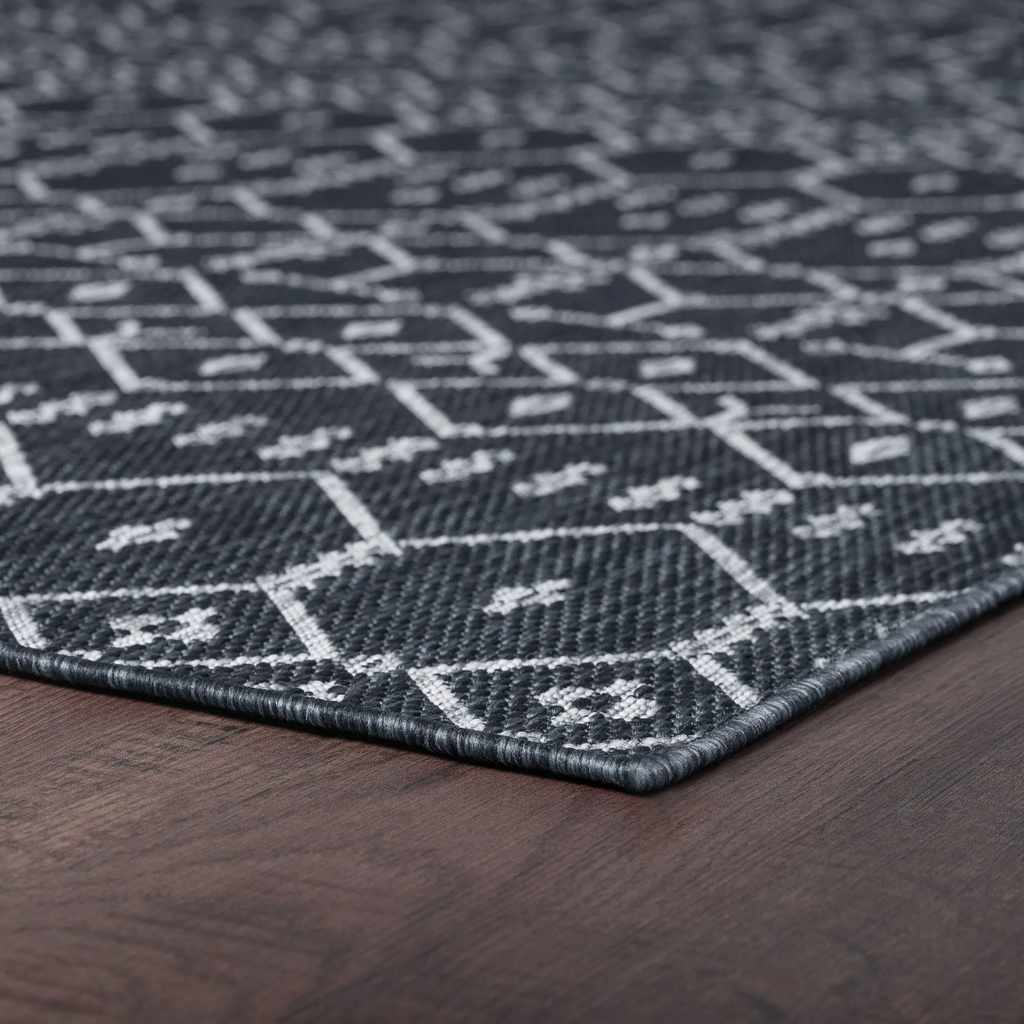 Colonnade Farmhouse Geometric Indoor/Outdoor Area Rug