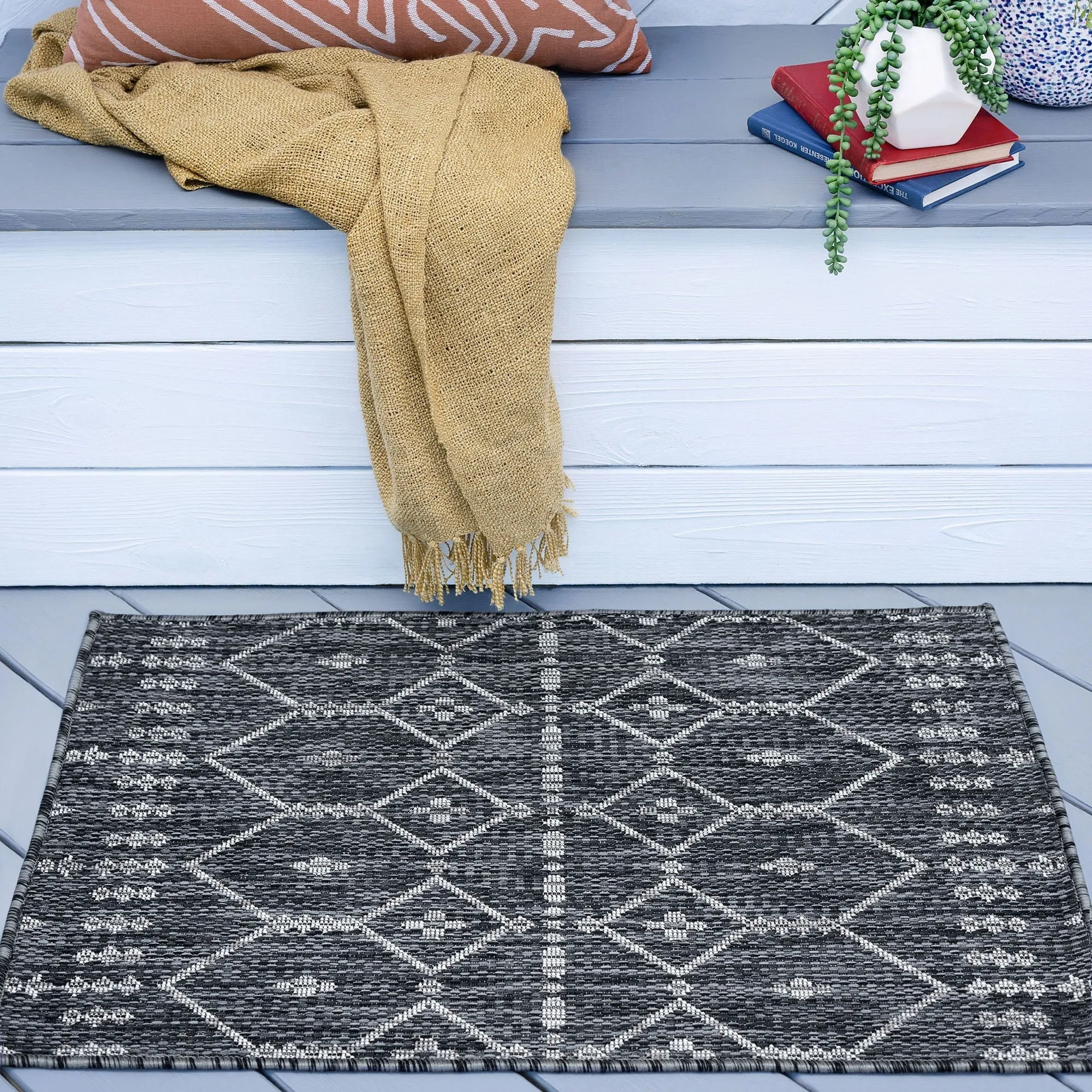 Colonnade Farmhouse Geometric Indoor/Outdoor Area Rug
