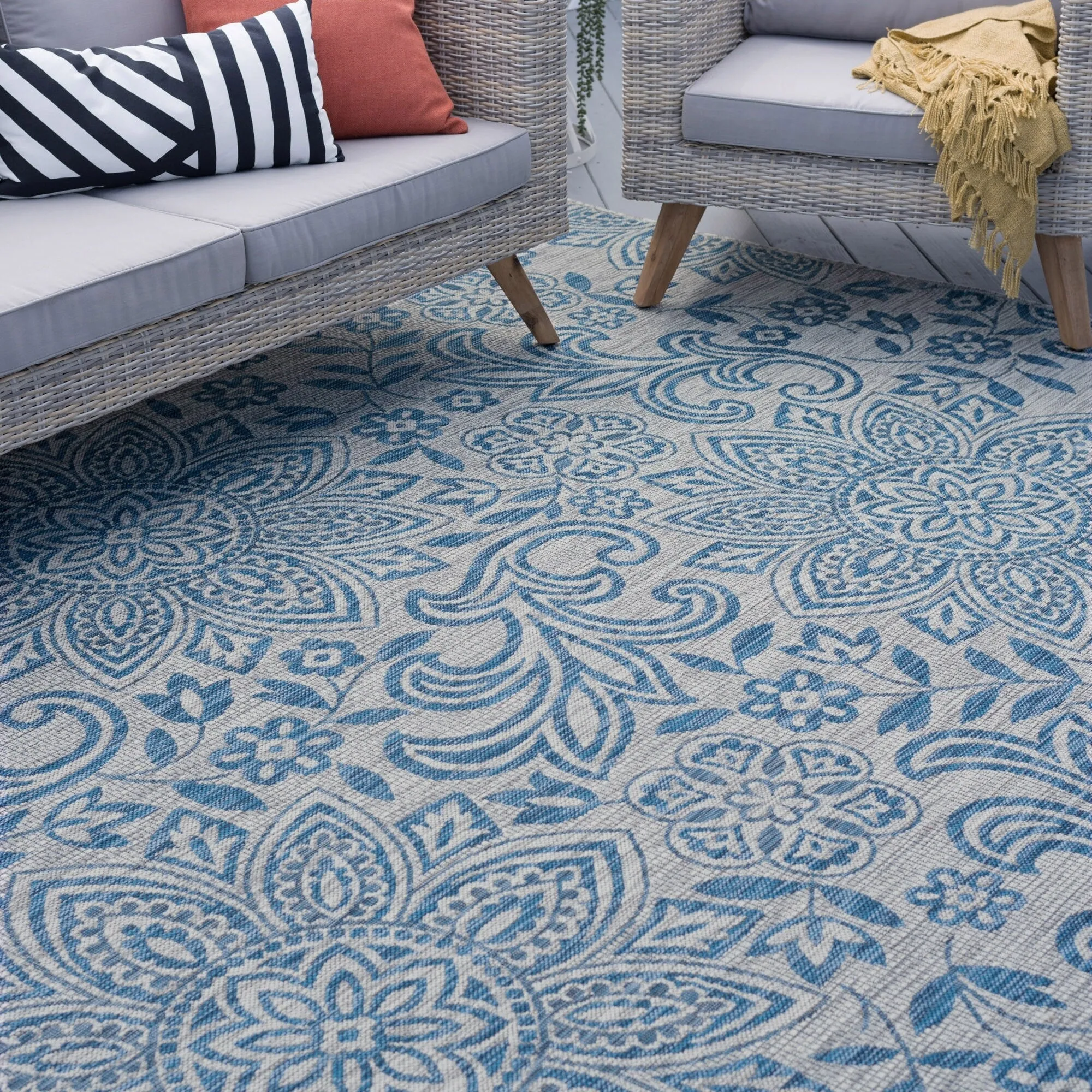 Colonnade Tropical Floral & Botanical Indoor/Outdoor Area Rug