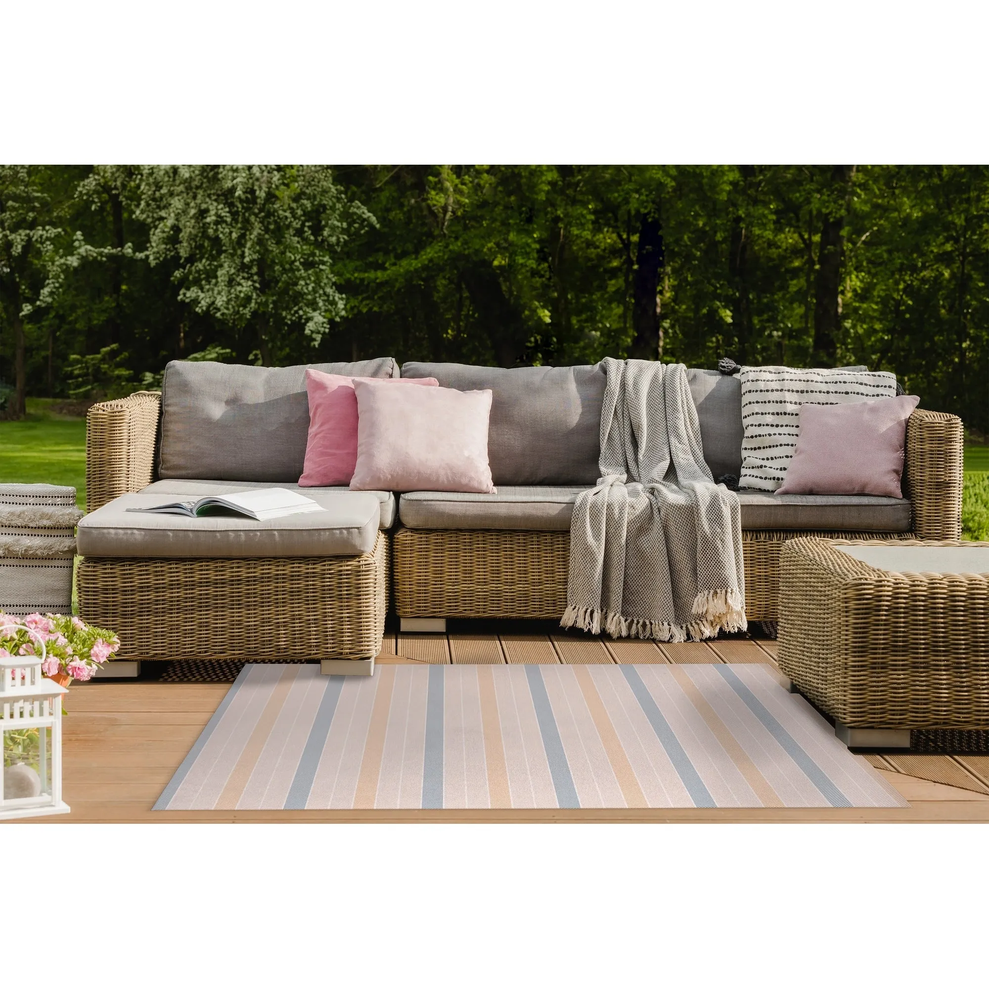 COUNTRY CLUB PEACHY Outdoor Rug By Becky Bailey
