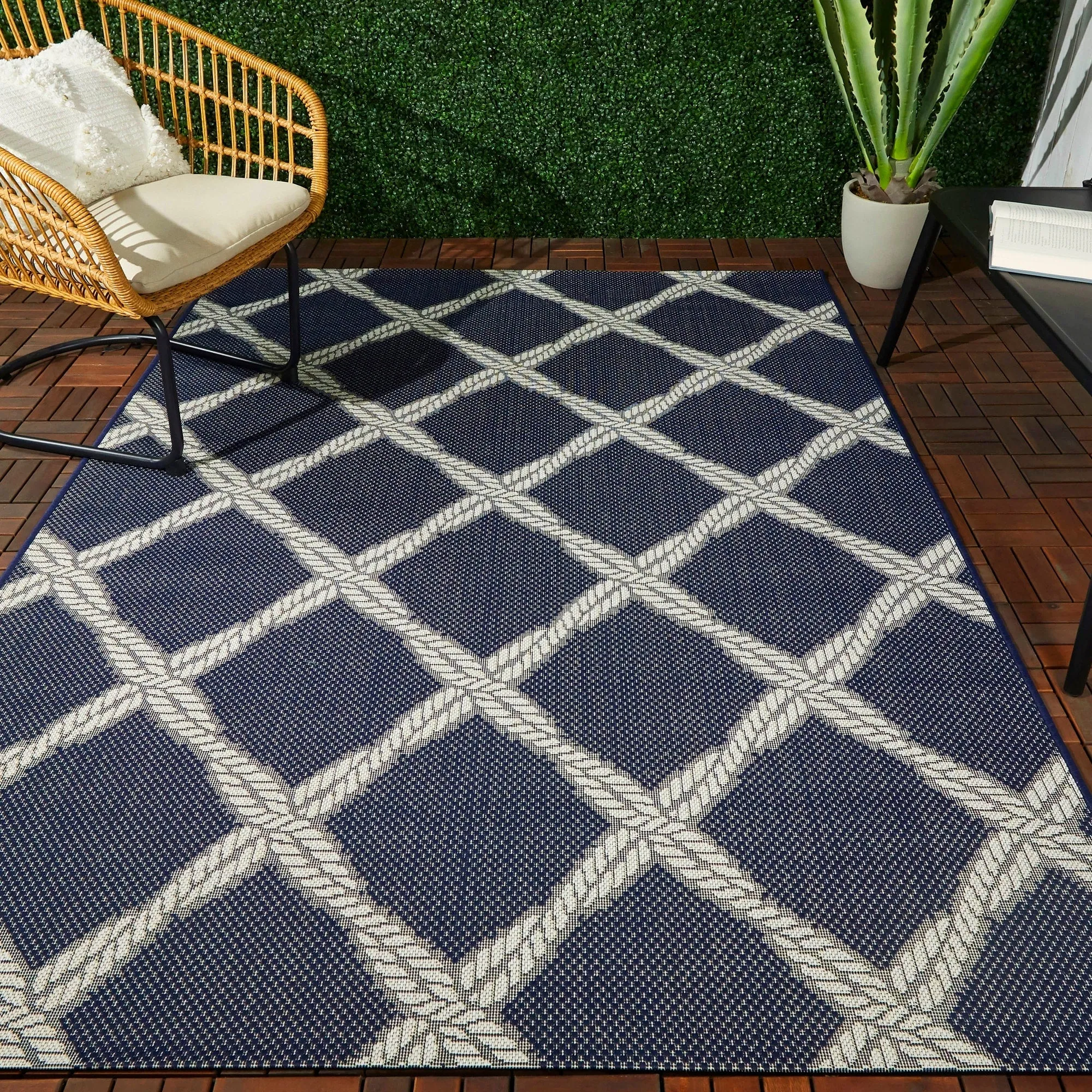 Doyle Nautical Trellis Indoor/Outdoor Area Rug