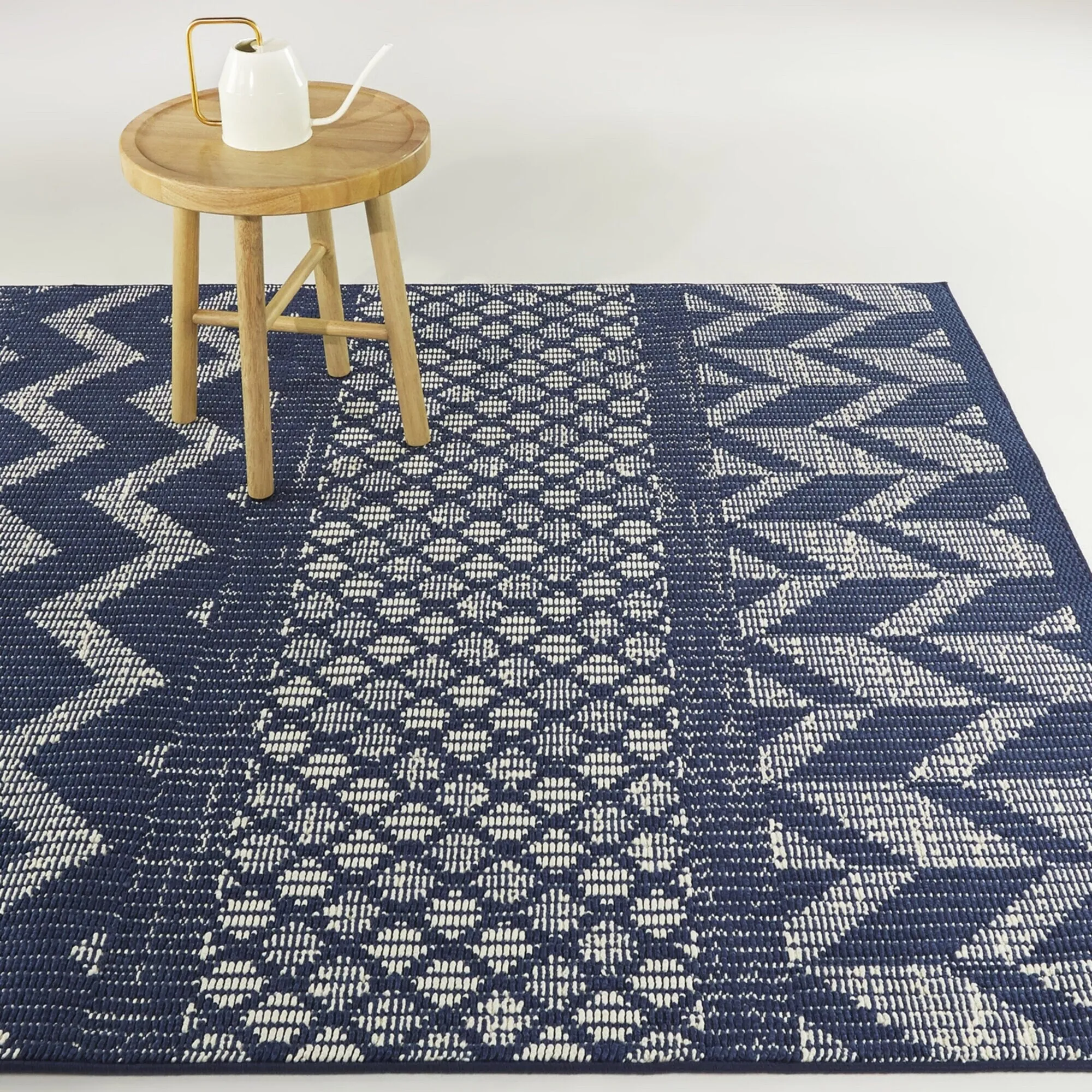 Fairfax Transitional Chevron Indoor/Outdoor Area Rug