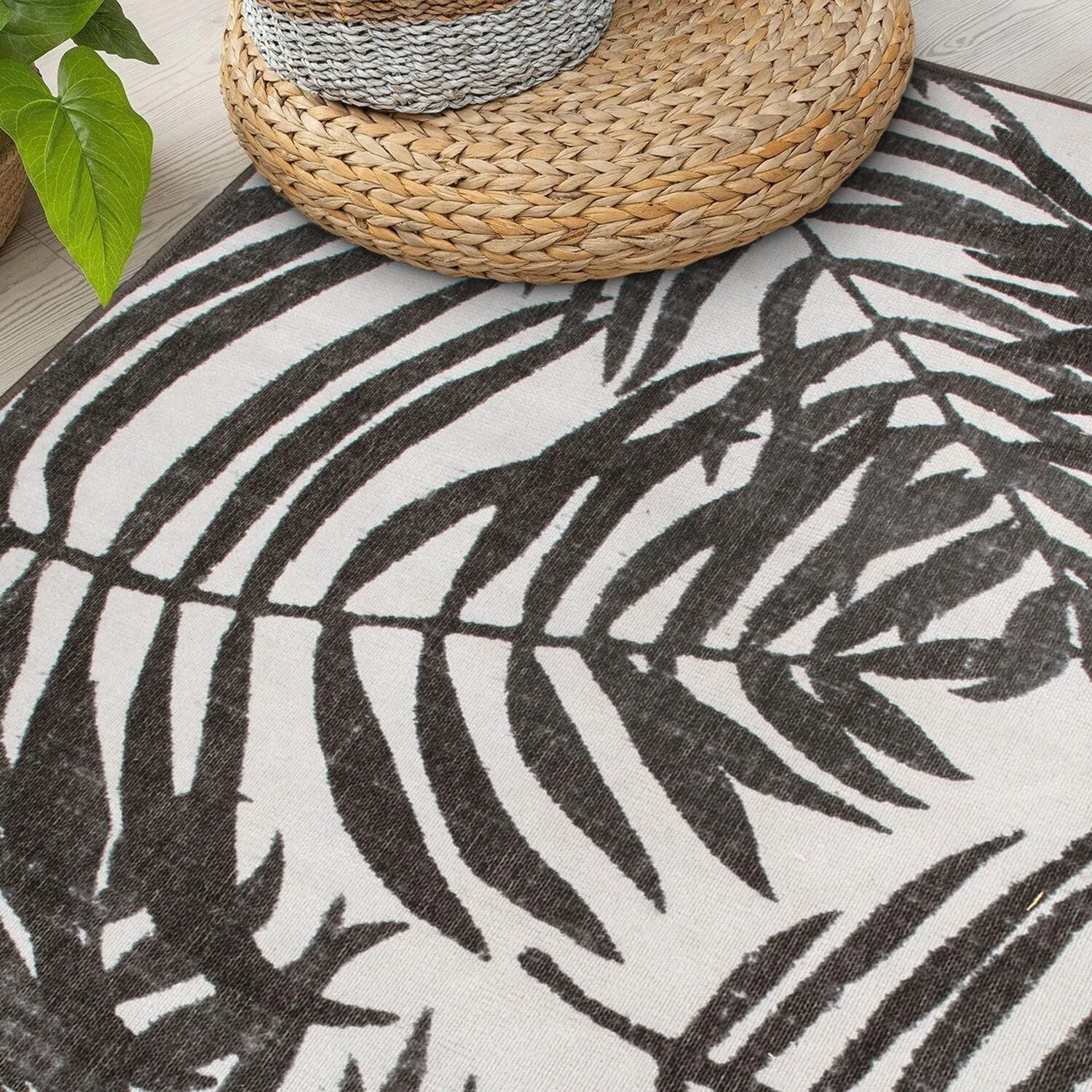 Floral Leaves Flatweave Indoor/Outdoor Area Rug