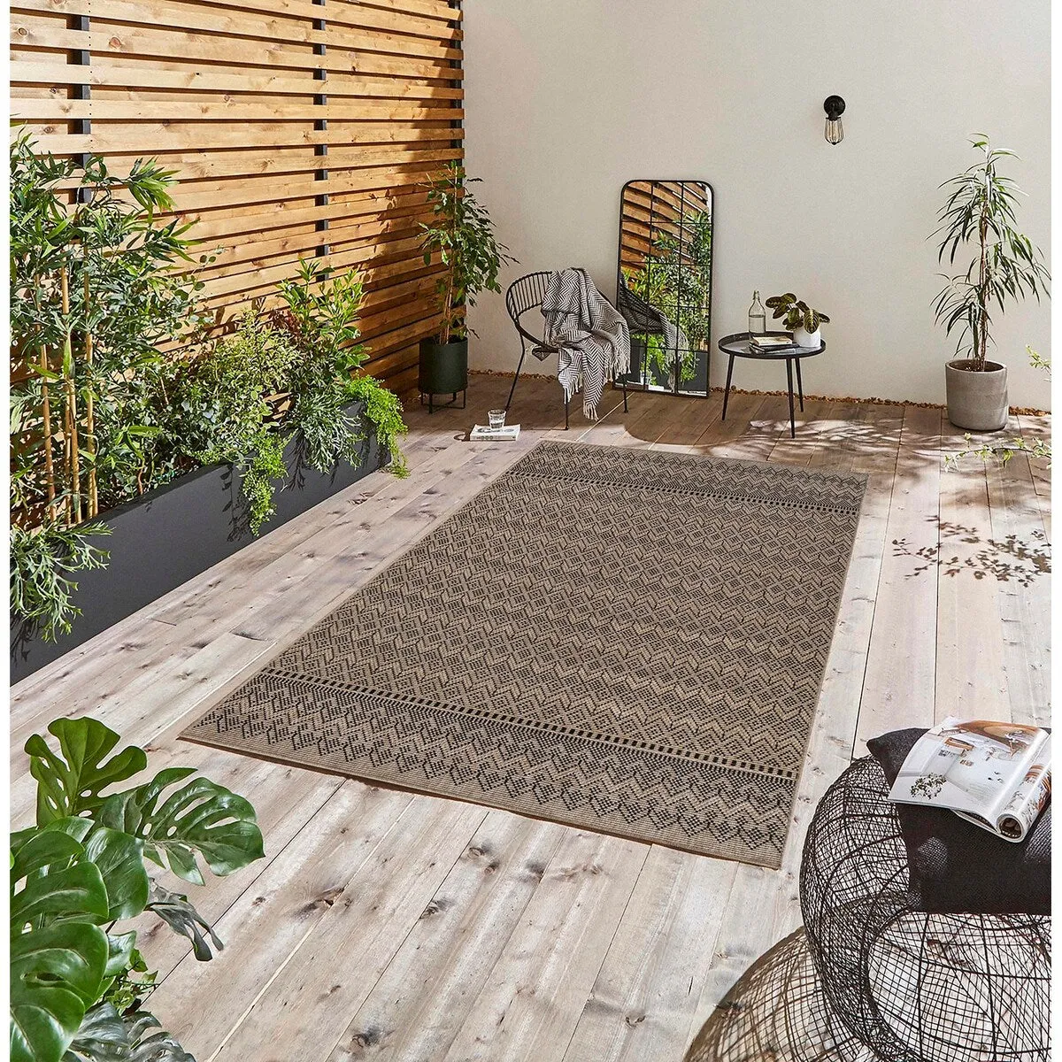GAD - Classical Sisal-Inspired Indoor Outdoor Area Rug. Medallion. Bordered. Geometric Pattern. Fade and Stain Resistant