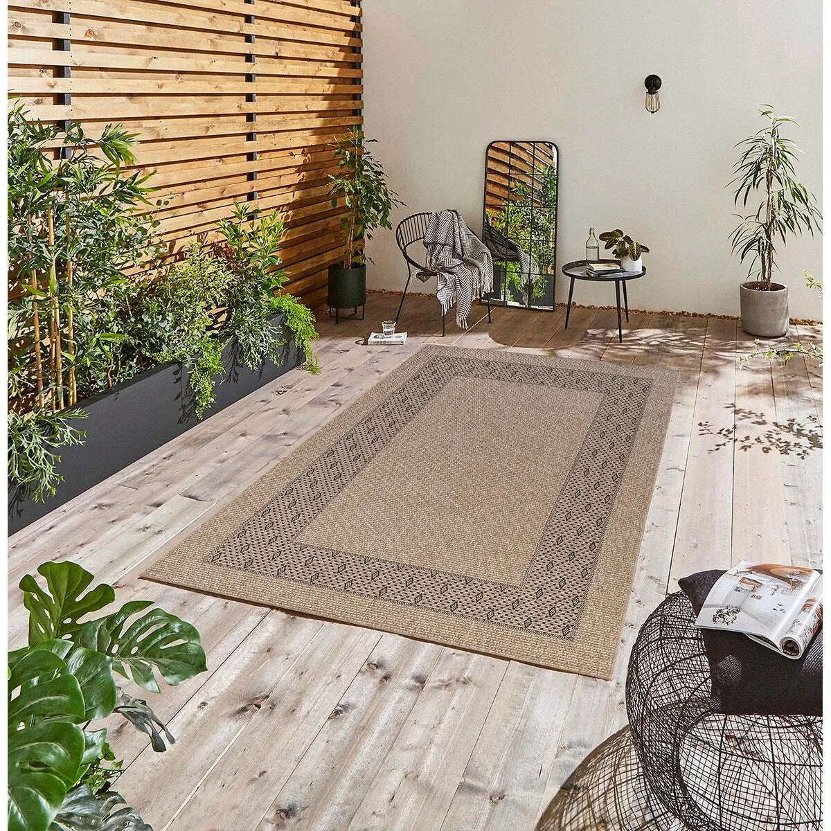 GAD - Classical Sisal-Inspired Indoor Outdoor Area Rug. Medallion. Bordered. Geometric Pattern. Fade and Stain Resistant