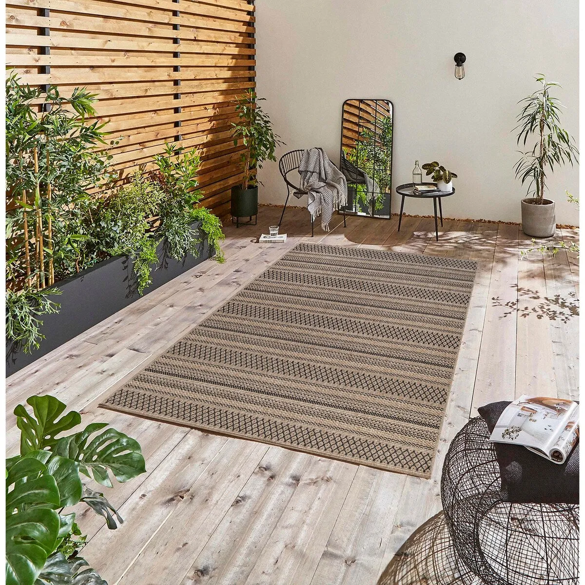 GAD - Classical Sisal-Inspired Indoor Outdoor Area Rug. Medallion. Bordered. Geometric Pattern. Fade and Stain Resistant
