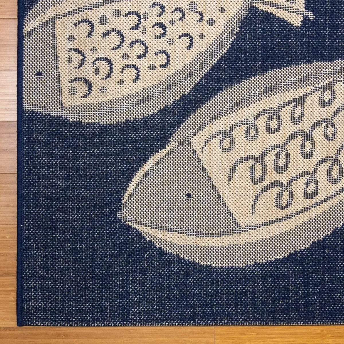 Gertmenian Paseo Loutro Navy Casual Nautical Fish Indoor/ Outdoor Area Rug. 6x9 - 6'6 x 9'6