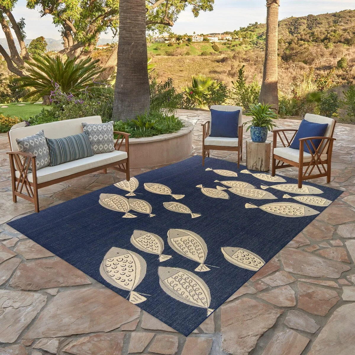 Gertmenian Paseo Loutro Navy Casual Nautical Fish Indoor/ Outdoor Area Rug. 6x9 - 6'6 x 9'6