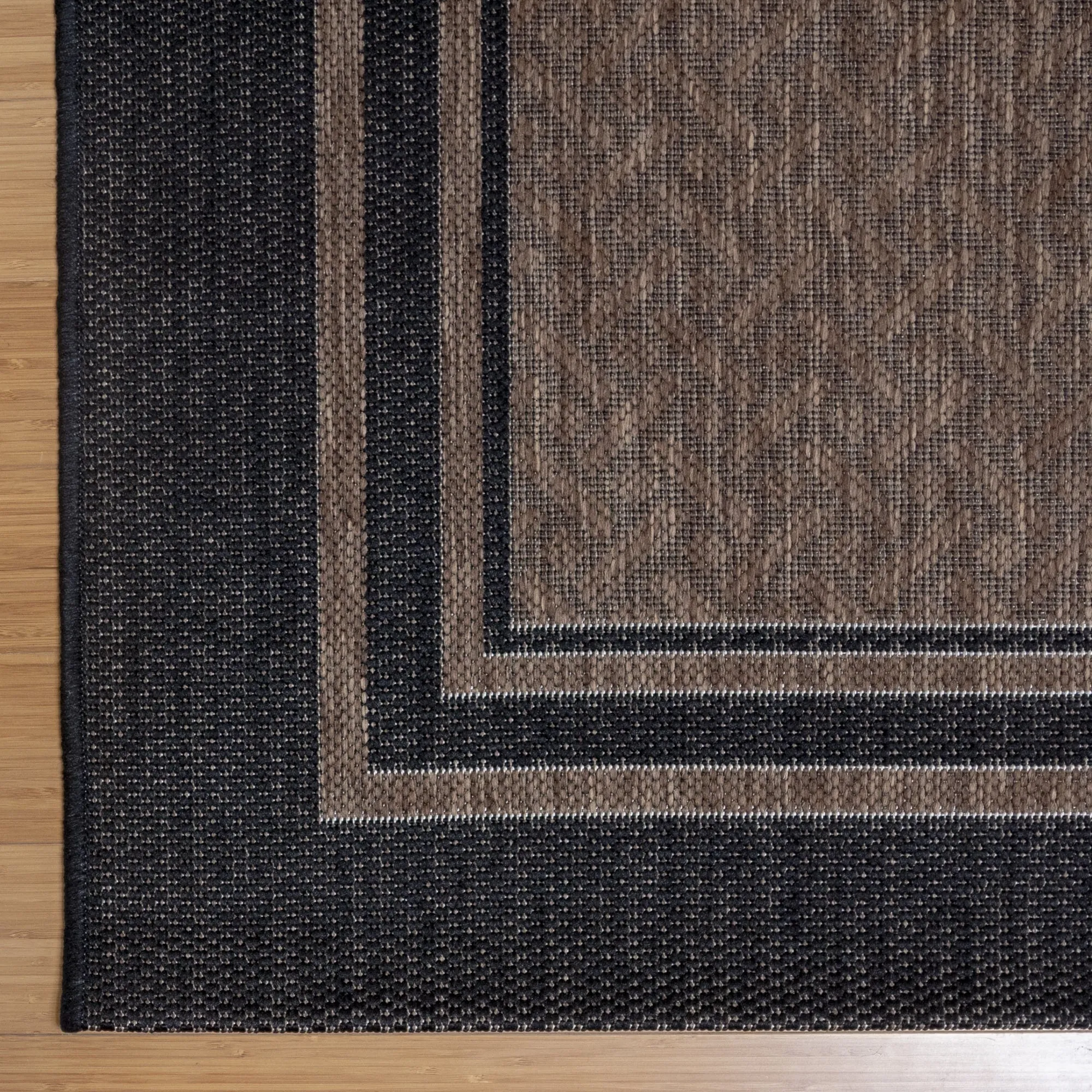 Gertmenian Paseo Soroa Havana/Black Classic Border Flatweave Indoor/ Outdoor Area Rug. 6x9 - 6'6x9'6