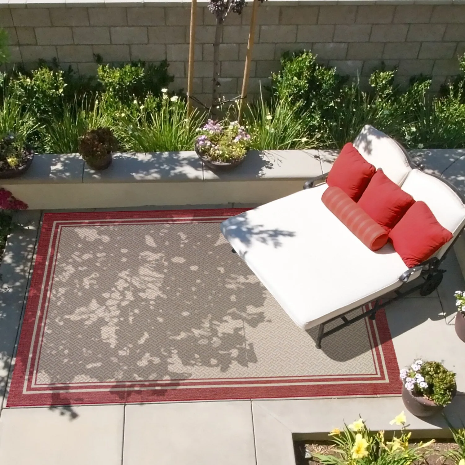 Gertmenian Paseo Soroa Red Classic Border Flatweave Indoor/ Outdoor Area Rug