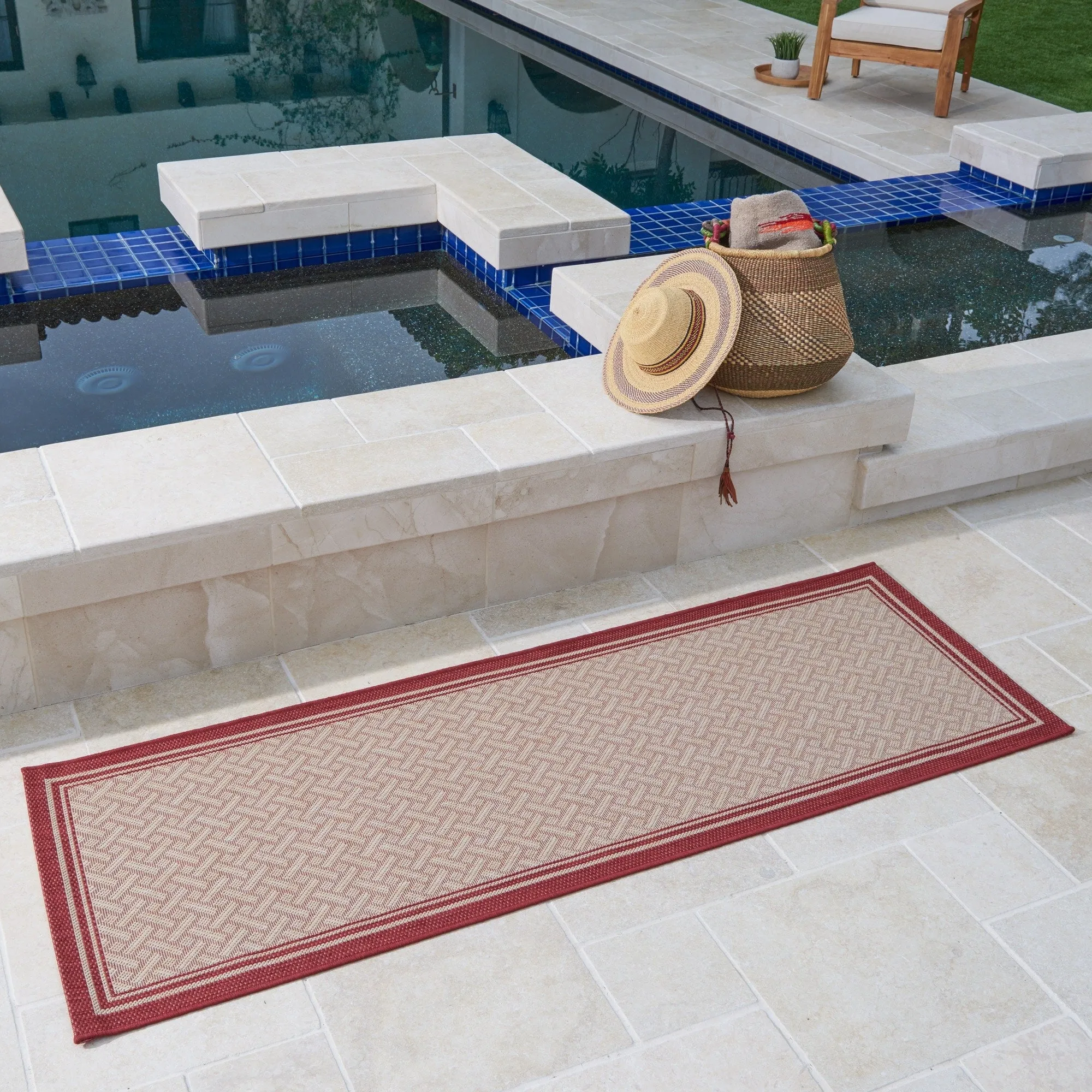 Gertmenian Paseo Soroa Red Classic Border Flatweave Indoor/ Outdoor Area Rug