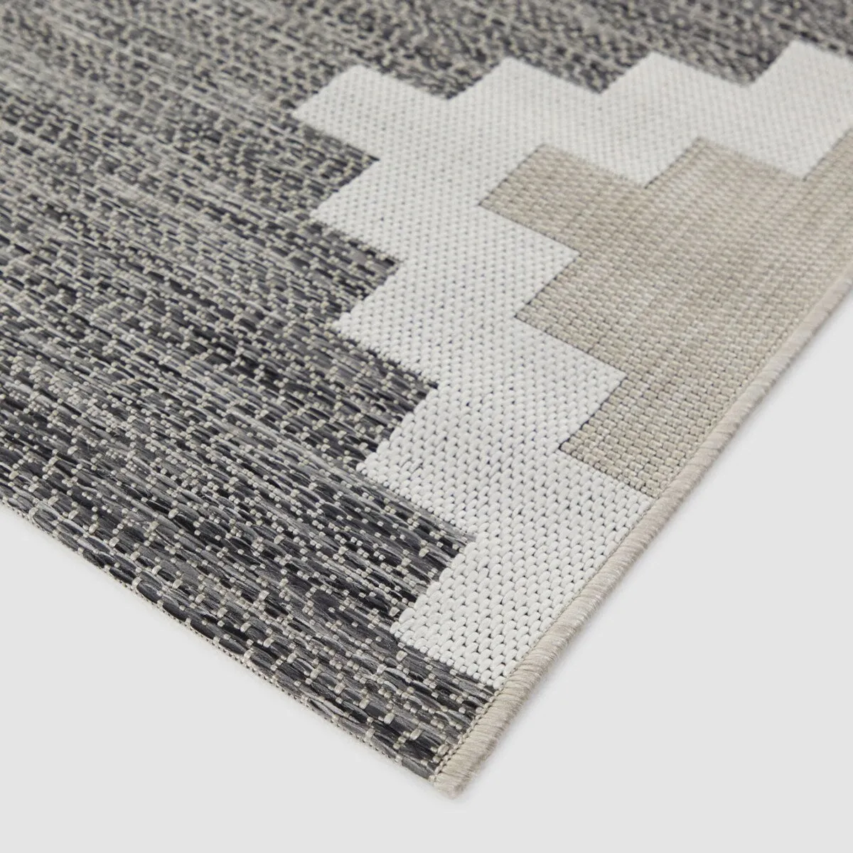 Giacomo Southwestern Indoor/Outdoor Area Rug