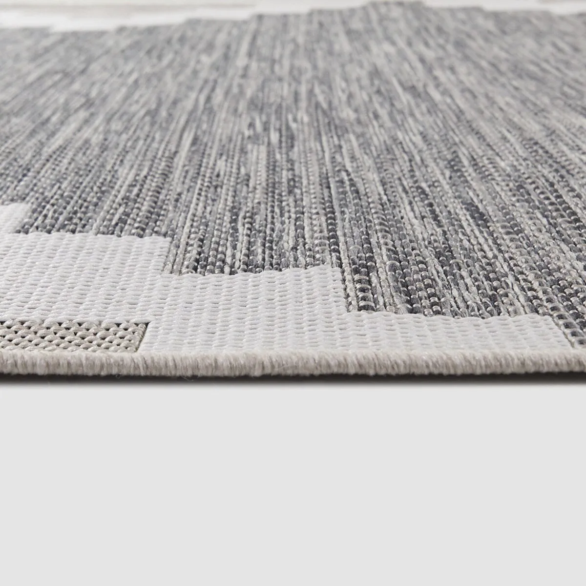 Giacomo Southwestern Indoor/Outdoor Area Rug