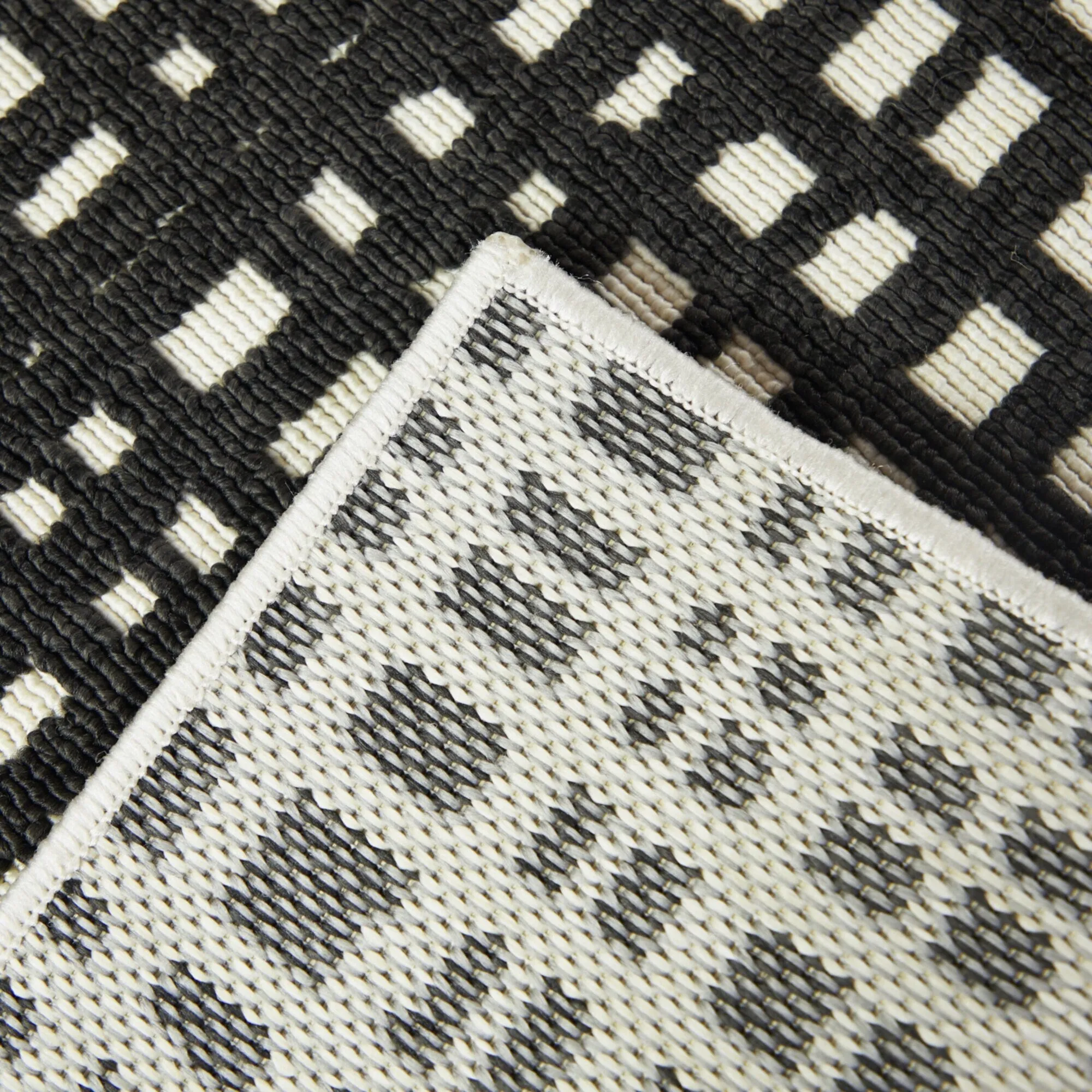 Haldane Abstract Plaid Indoor/Outdoor Area Rug