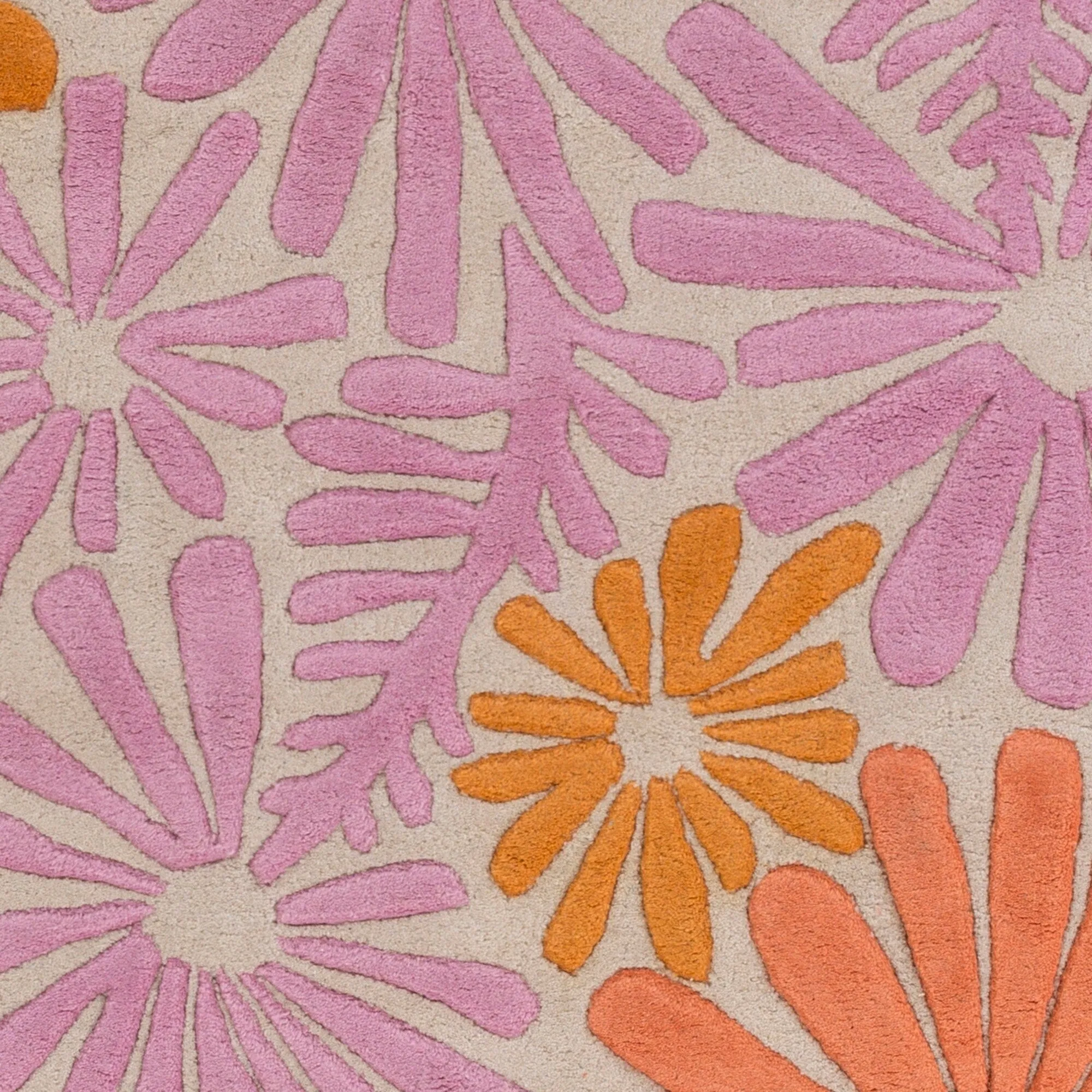 Hand-tufted Billie Floral Indoor Area Rug