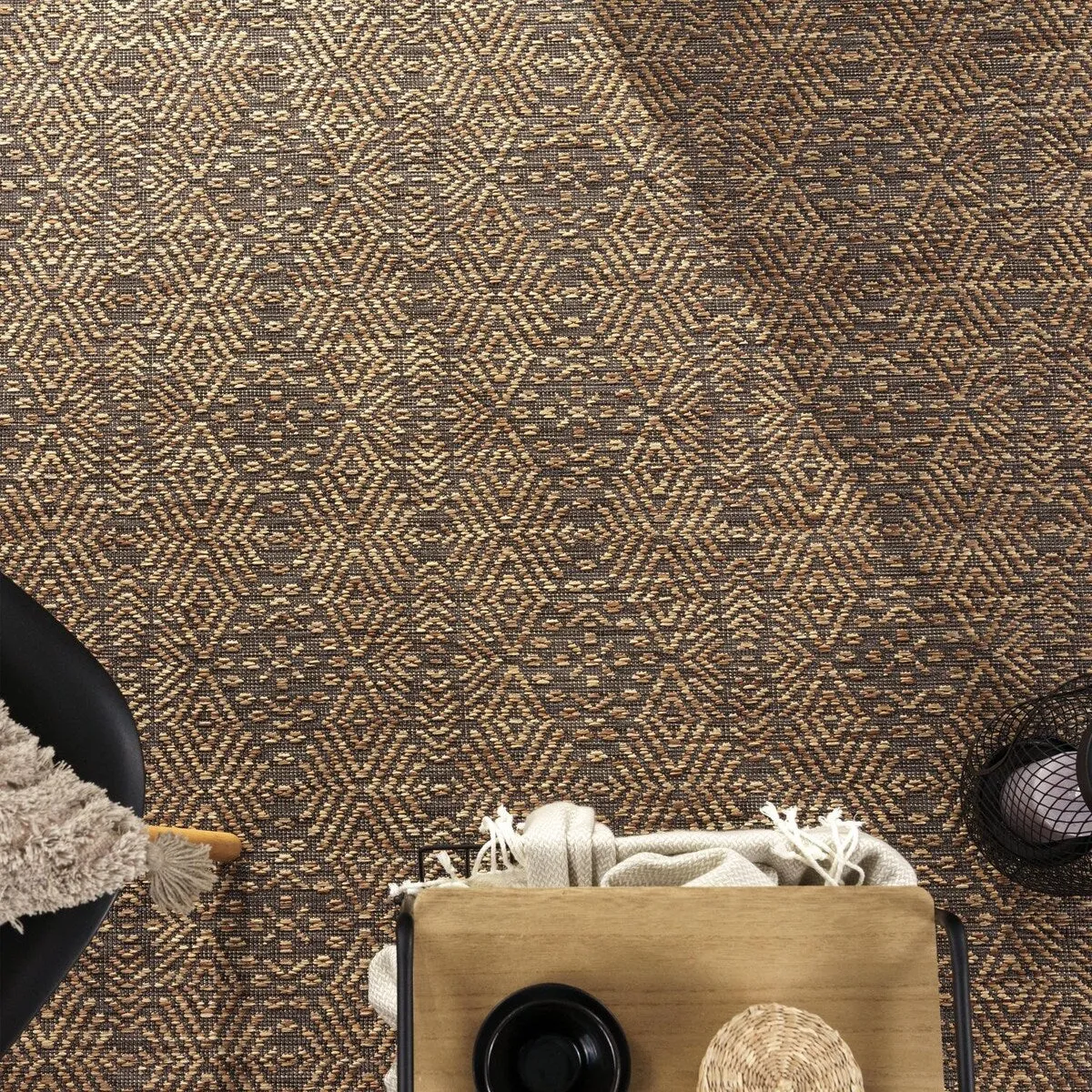 Indoor & Outdoor Rug with Modern Aztec Pattern