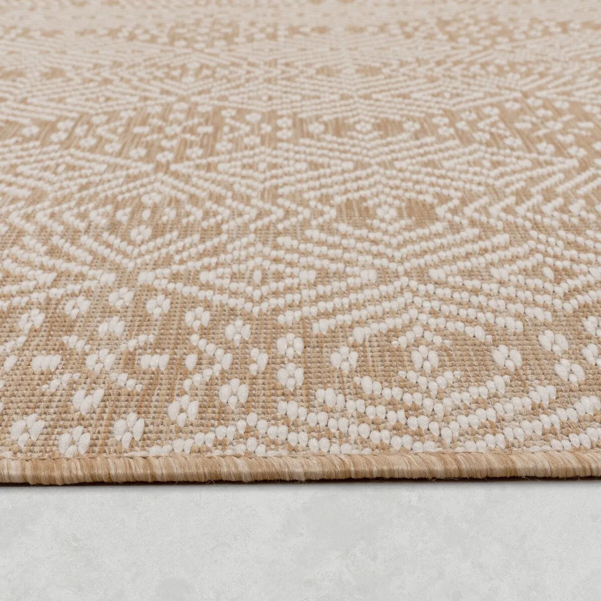 Indoor & Outdoor Rug with Modern Aztec Pattern
