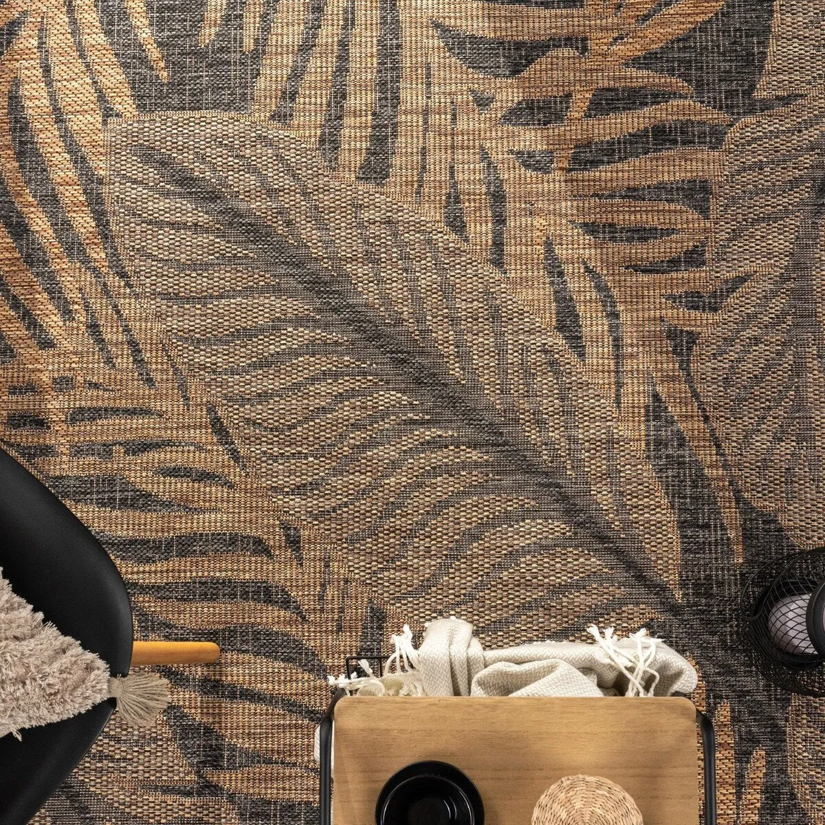 Indoor & Outdoor Rug with Palm Leaf Pattern