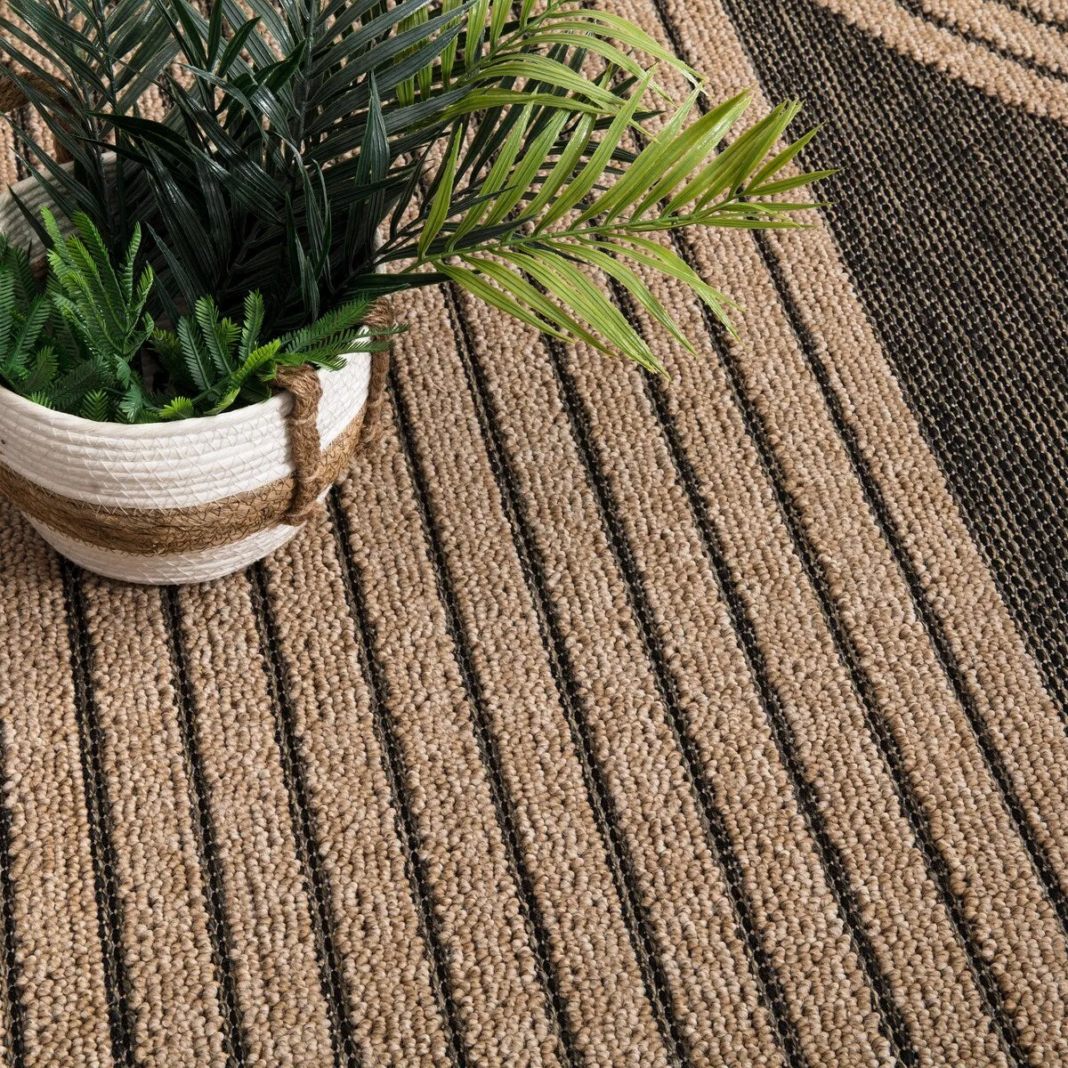 Indoor and Outdoor Rug Boho Look with Modern Curved Lines
