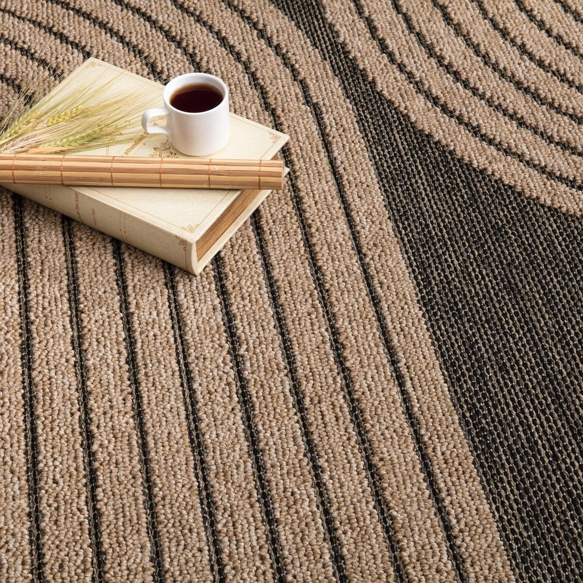 Indoor and Outdoor Rug Boho Look with Modern Curved Lines