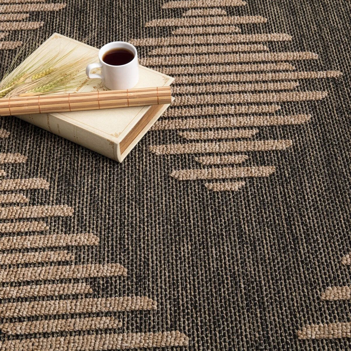 Indoor and Outdoor Rug Natural Look with Diamond Pattern