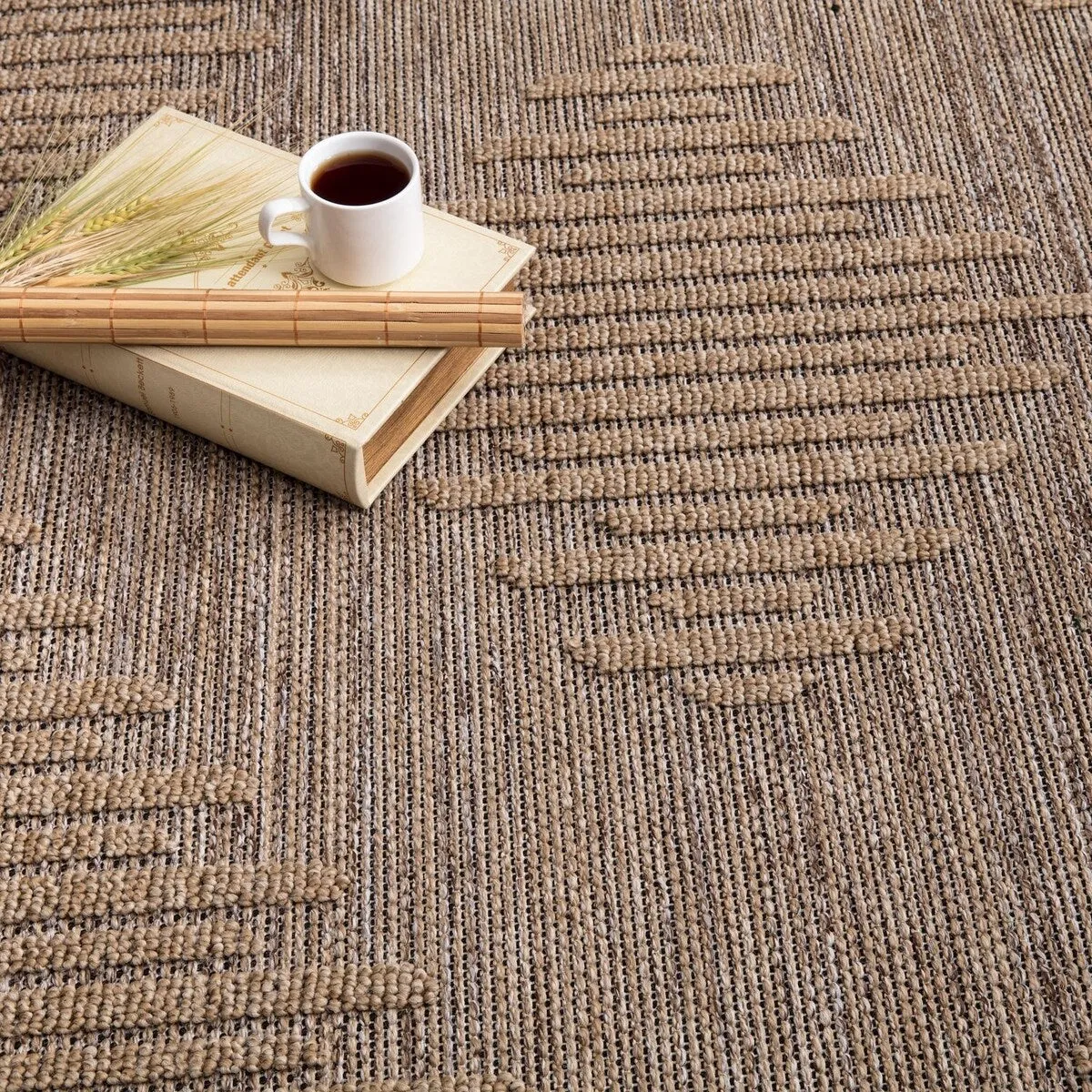 Indoor and Outdoor Rug Natural Look with Diamond Pattern