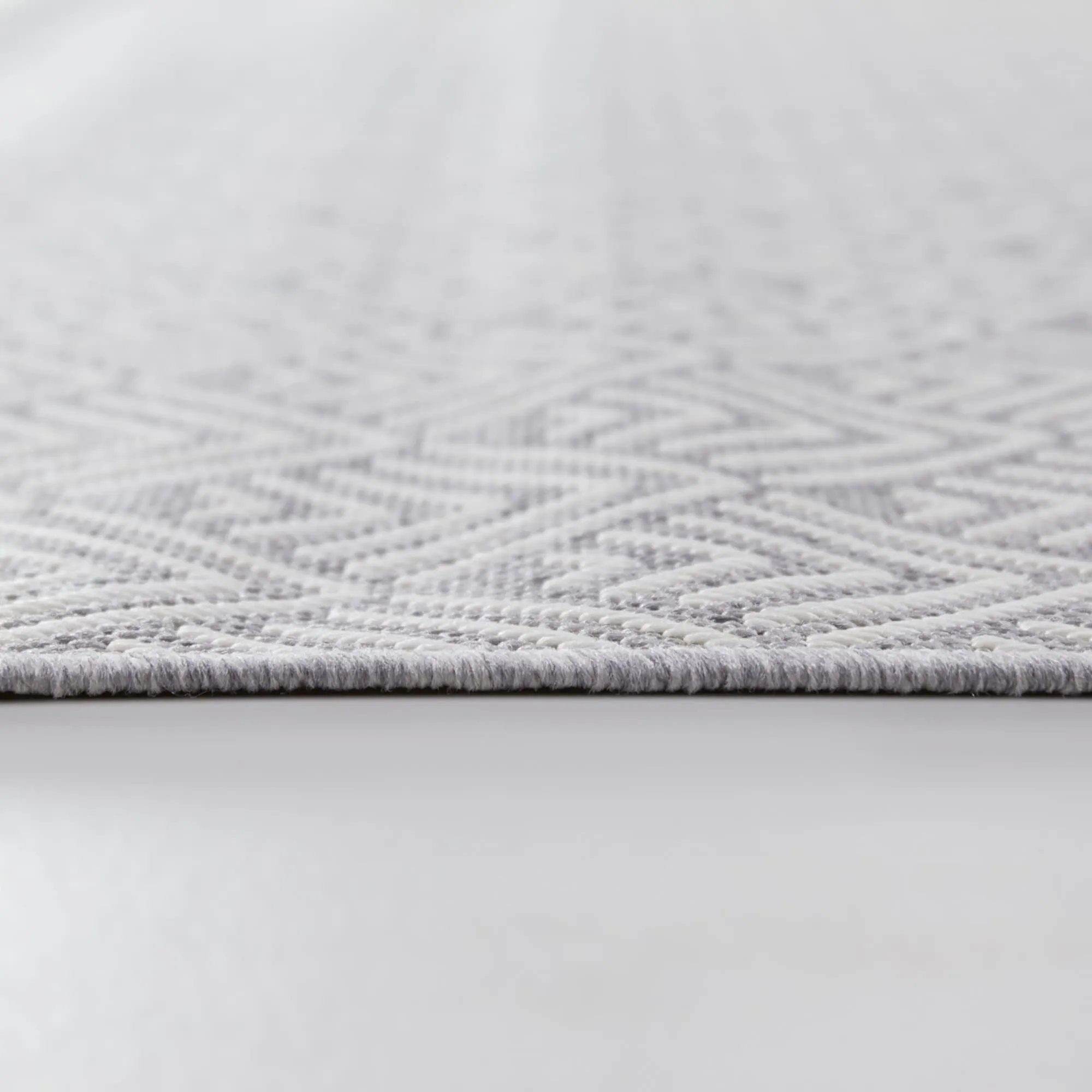 Janine Chevron Indoor/Outdoor Area Rug