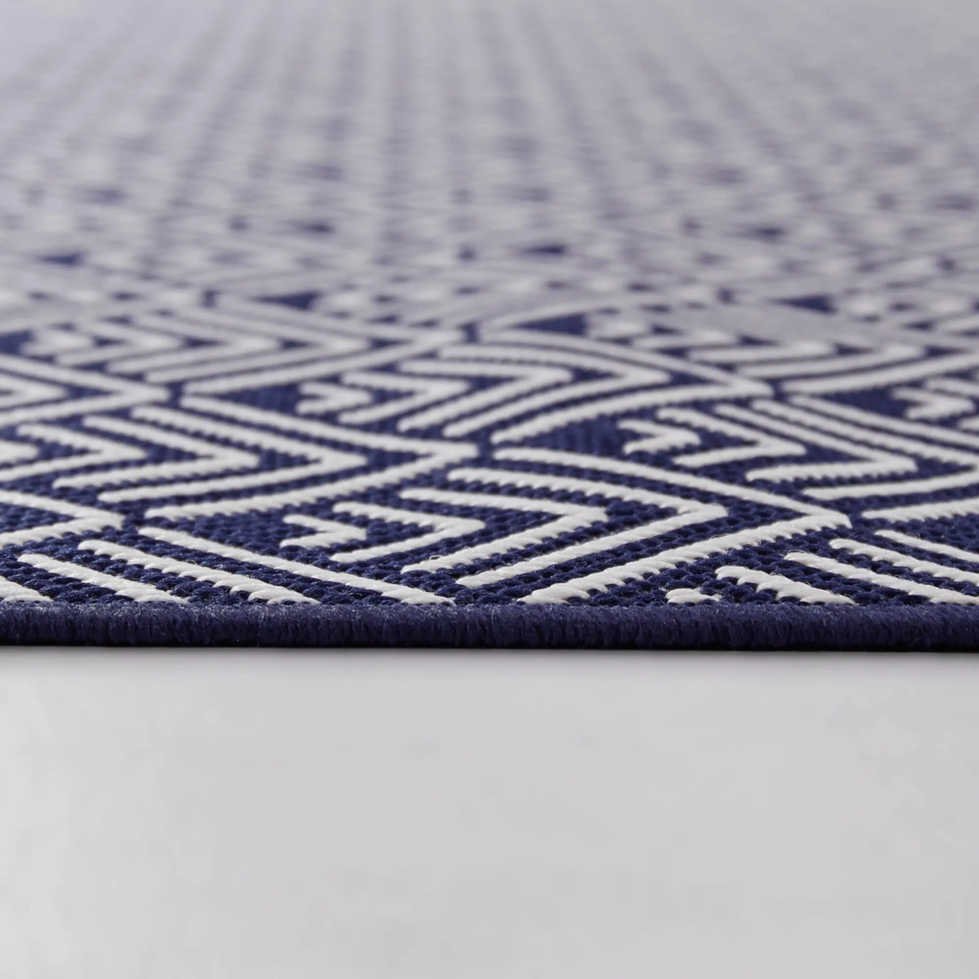 Janine Chevron Indoor/Outdoor Area Rug