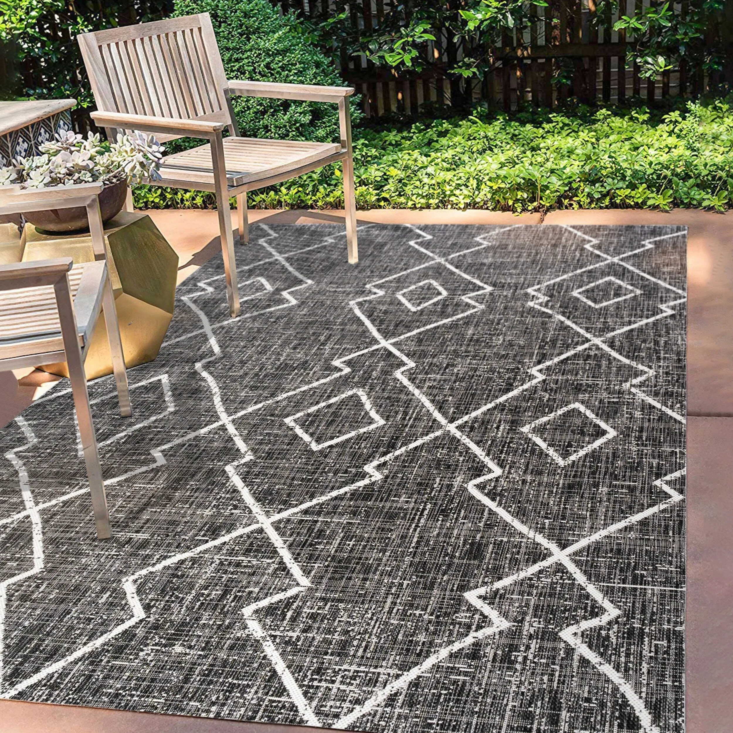 JONATHAN Y Derya Tribal Diamond Trellis Indoor/Outdoor Area Rug