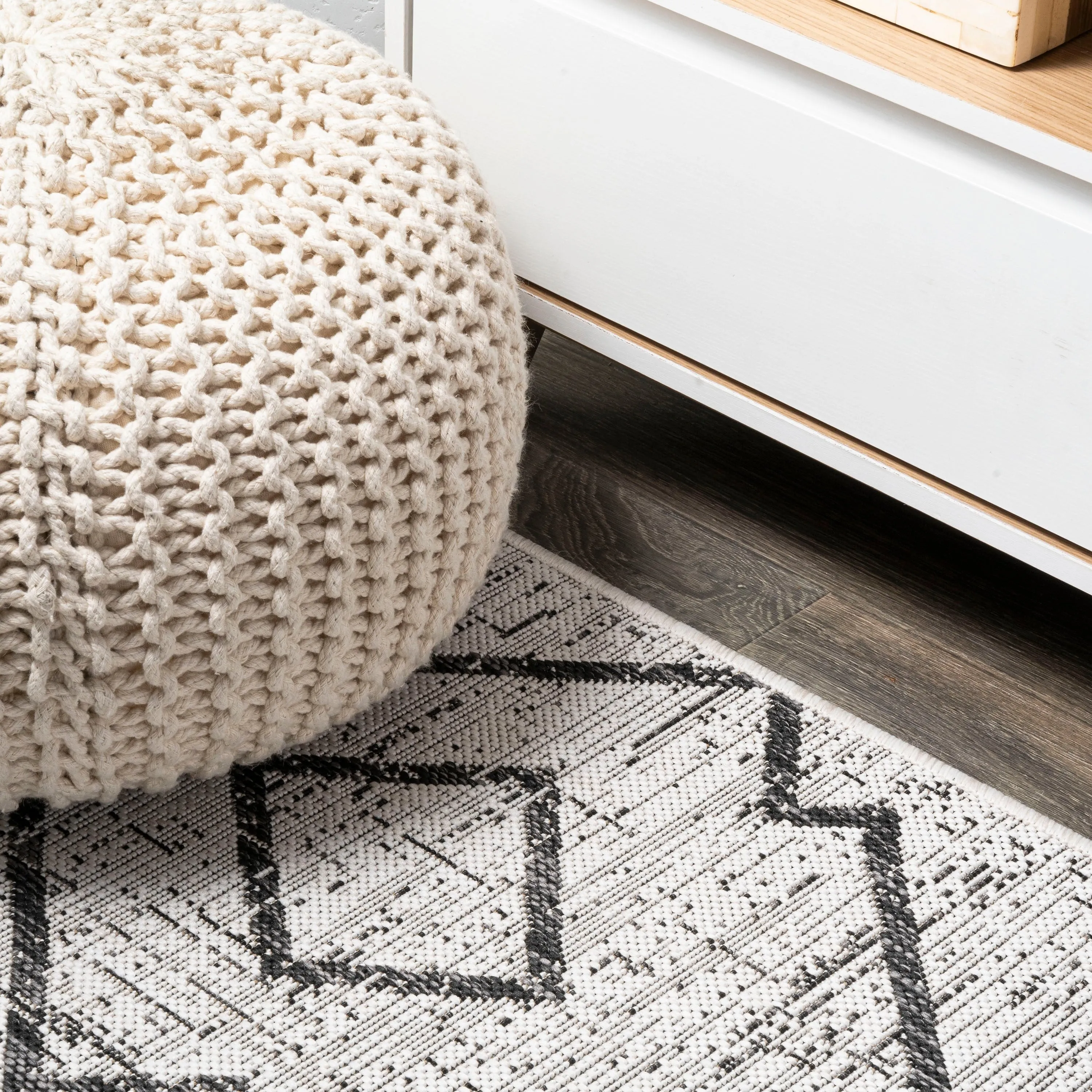 JONATHAN Y Derya Tribal Diamond Trellis Indoor/Outdoor Area Rug
