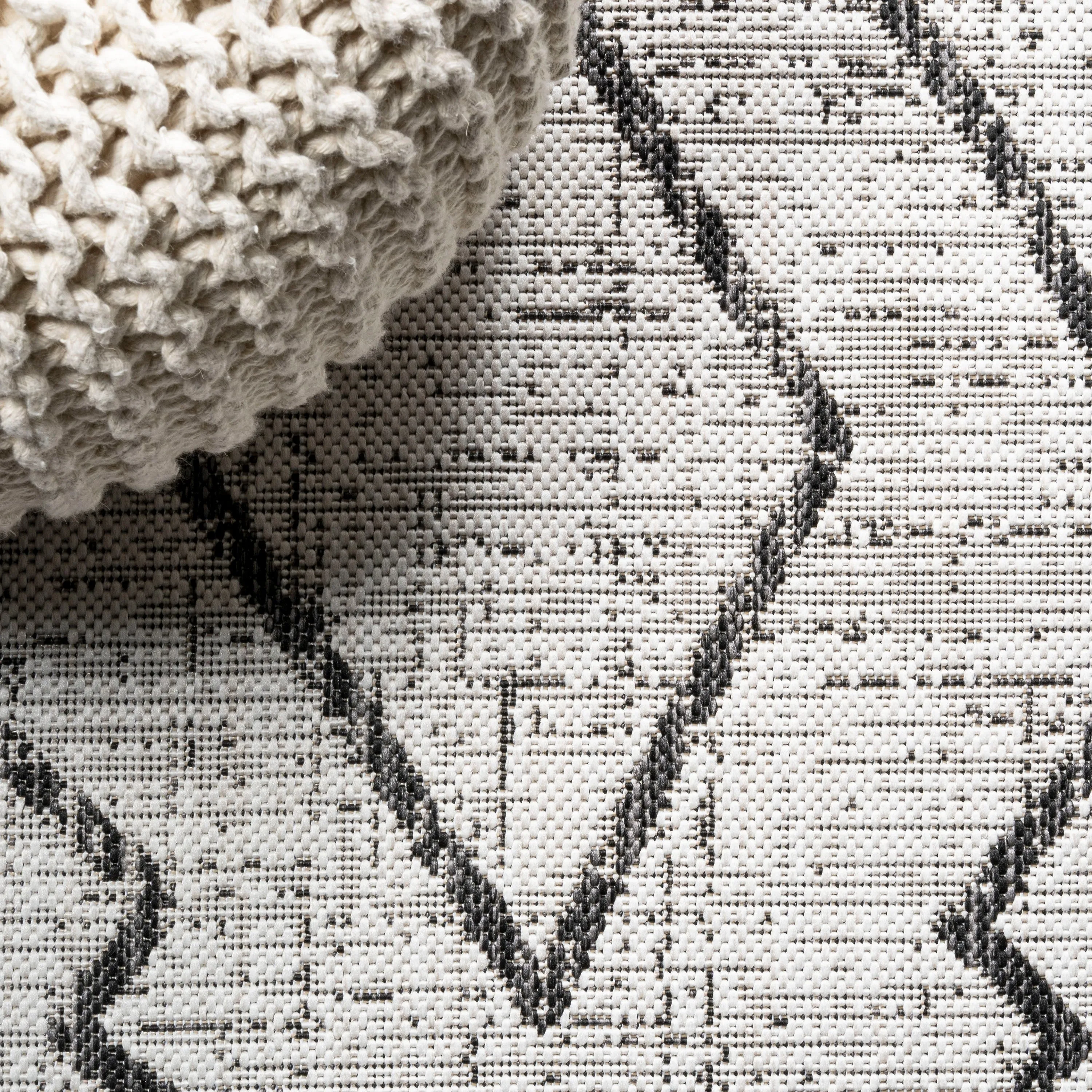 JONATHAN Y Derya Tribal Diamond Trellis Indoor/Outdoor Area Rug