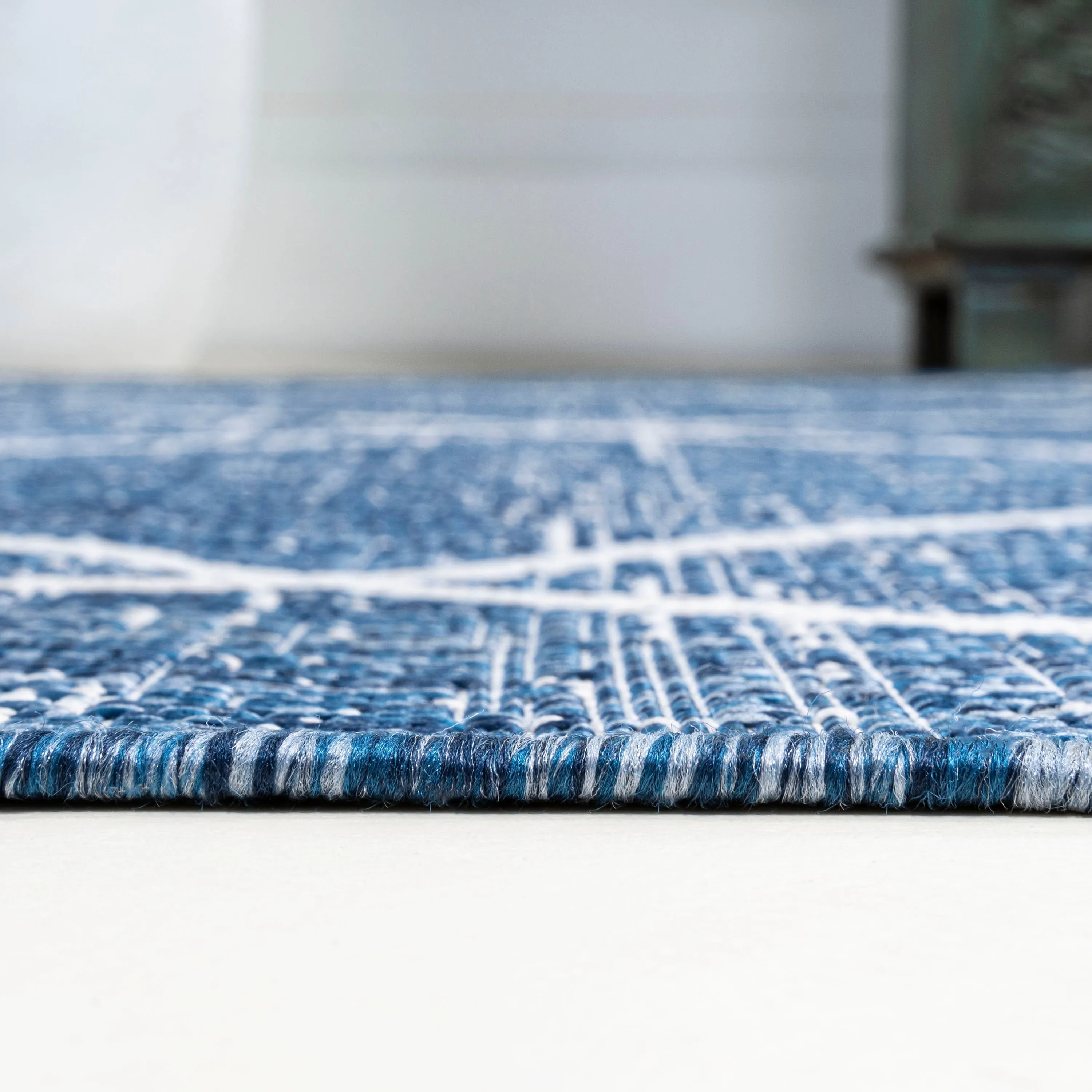 JONATHAN Y Derya Tribal Diamond Trellis Indoor/Outdoor Area Rug