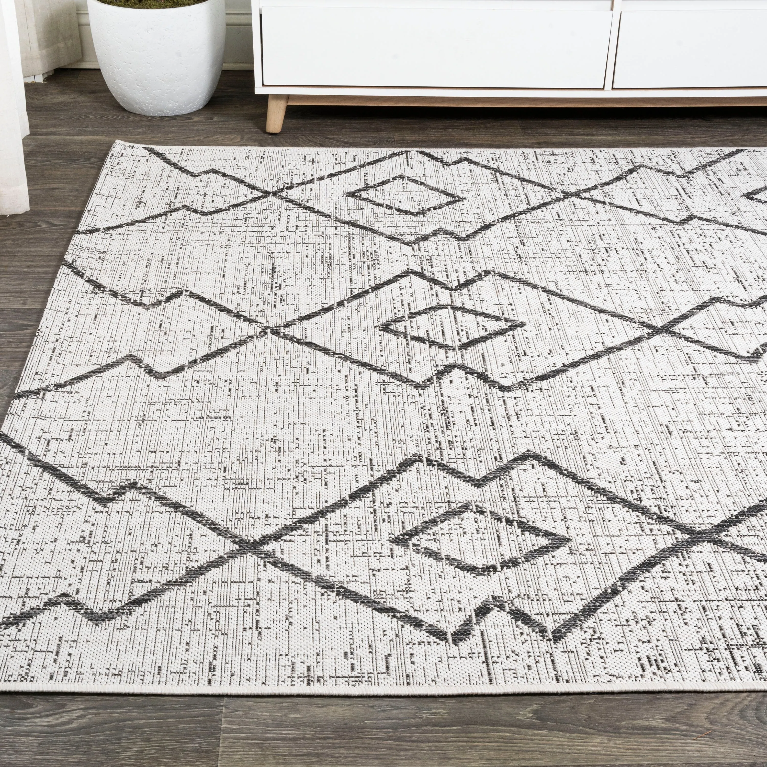 JONATHAN Y Derya Tribal Diamond Trellis Indoor/Outdoor Area Rug