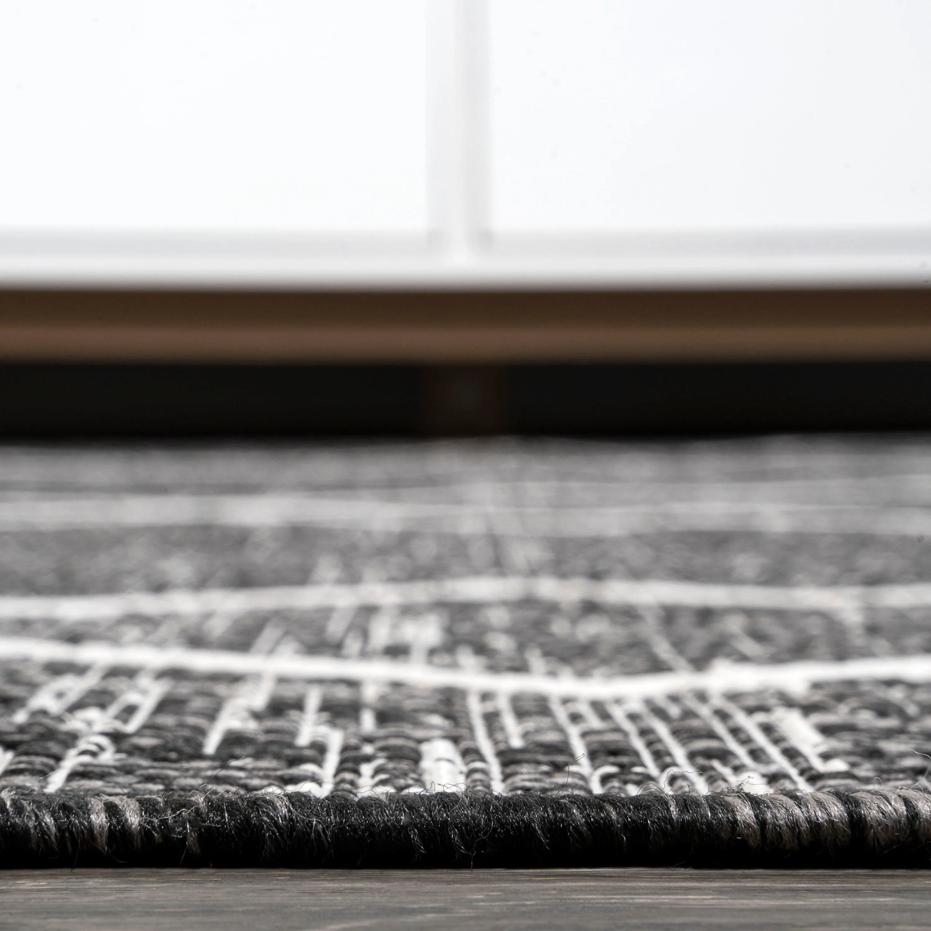 JONATHAN Y Derya Tribal Diamond Trellis Indoor/Outdoor Area Rug