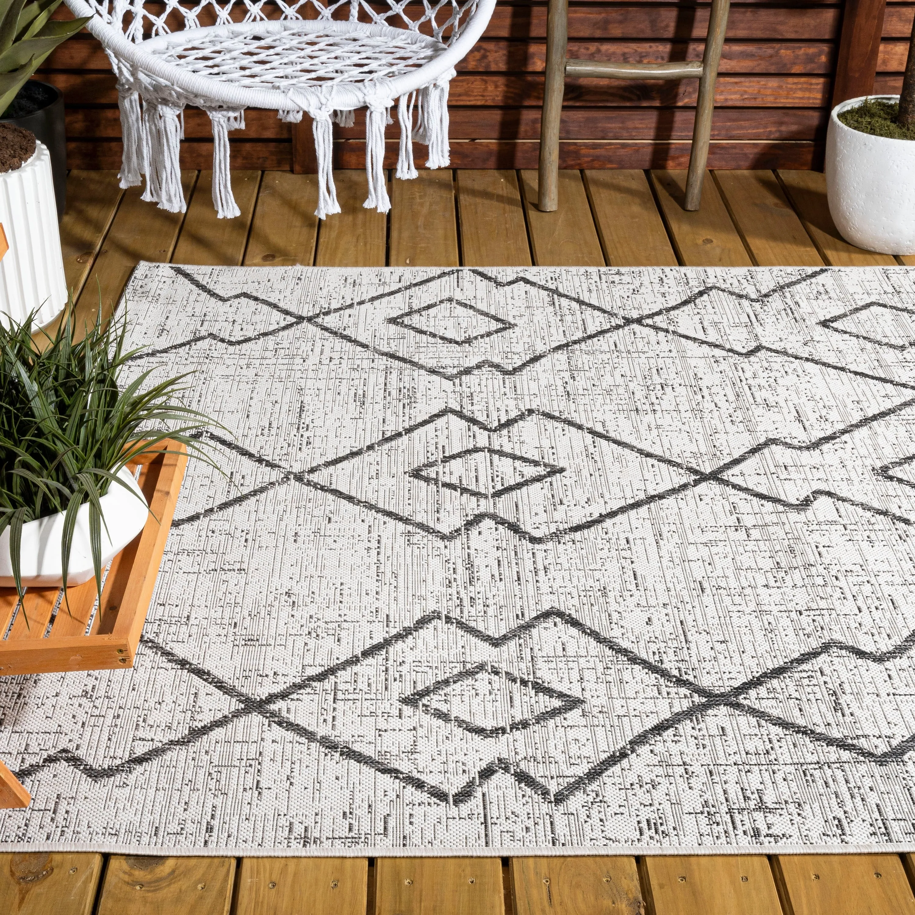 JONATHAN Y Derya Tribal Diamond Trellis Indoor/Outdoor Area Rug