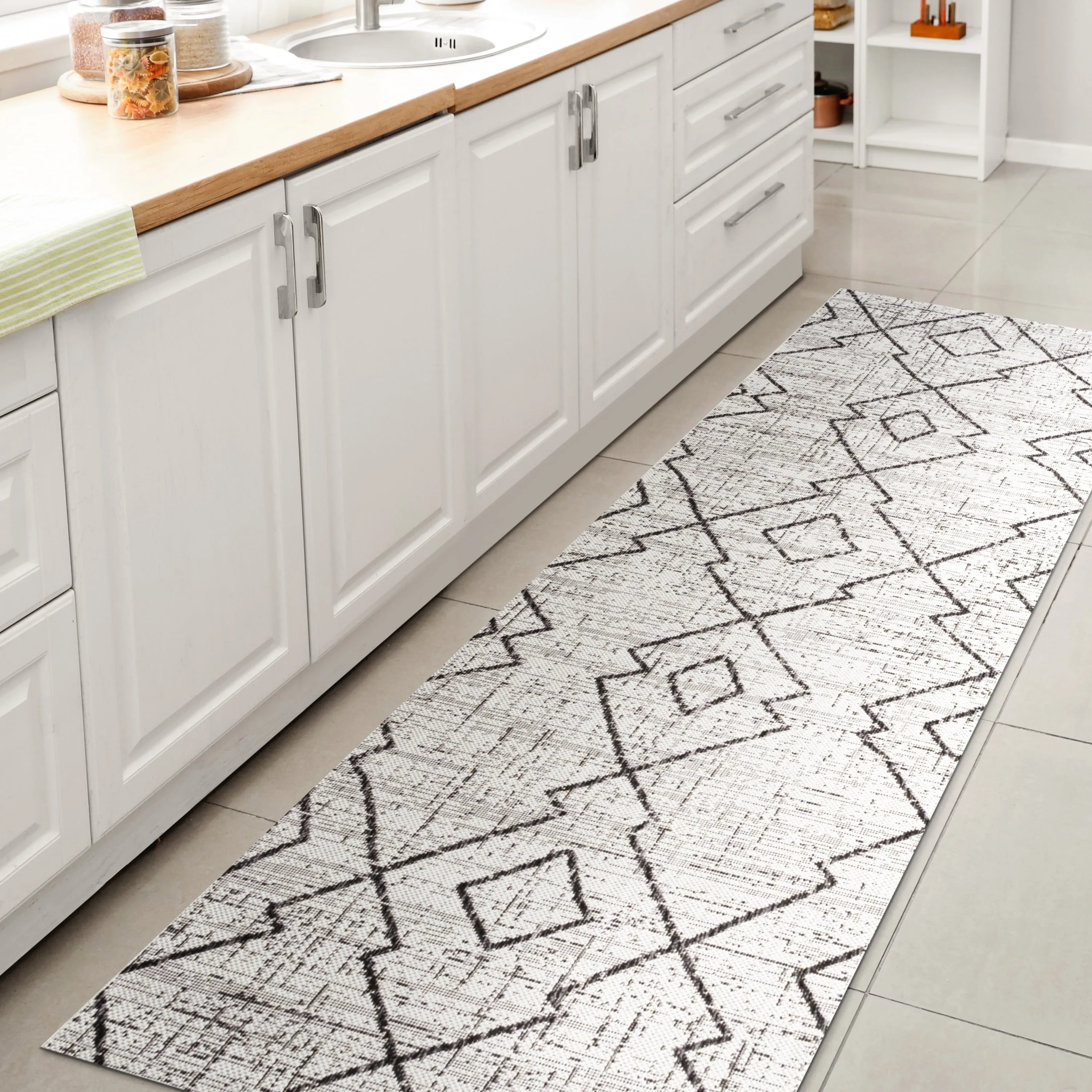 JONATHAN Y Derya Tribal Diamond Trellis Indoor/Outdoor Area Rug