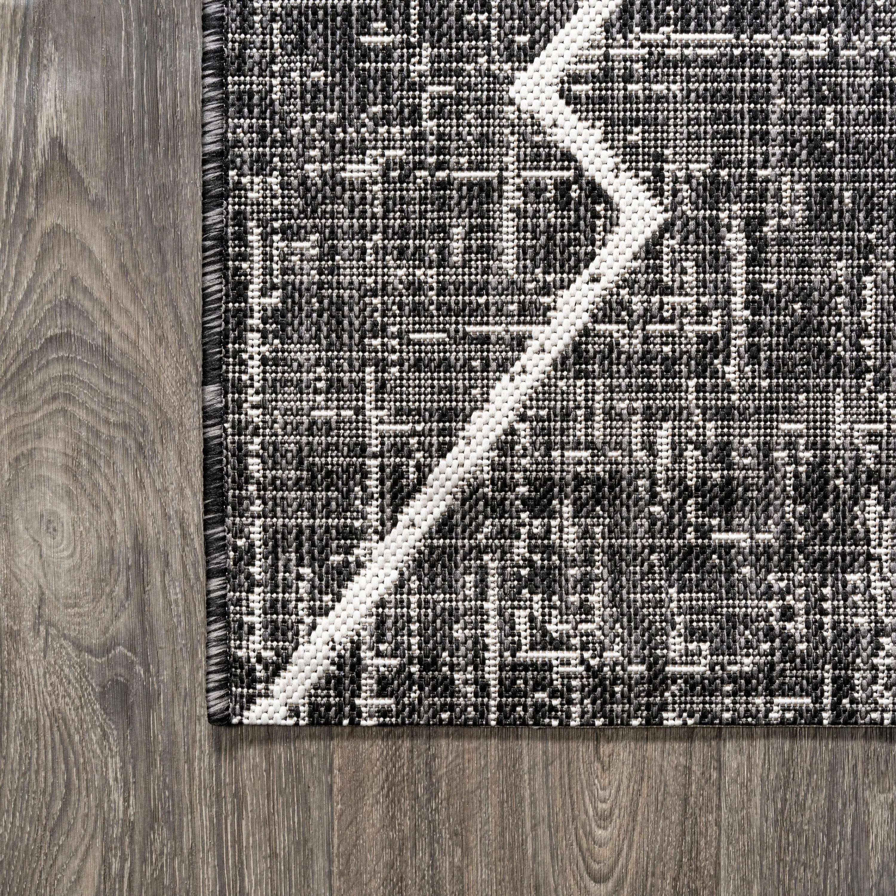 JONATHAN Y Derya Tribal Diamond Trellis Indoor/Outdoor Area Rug