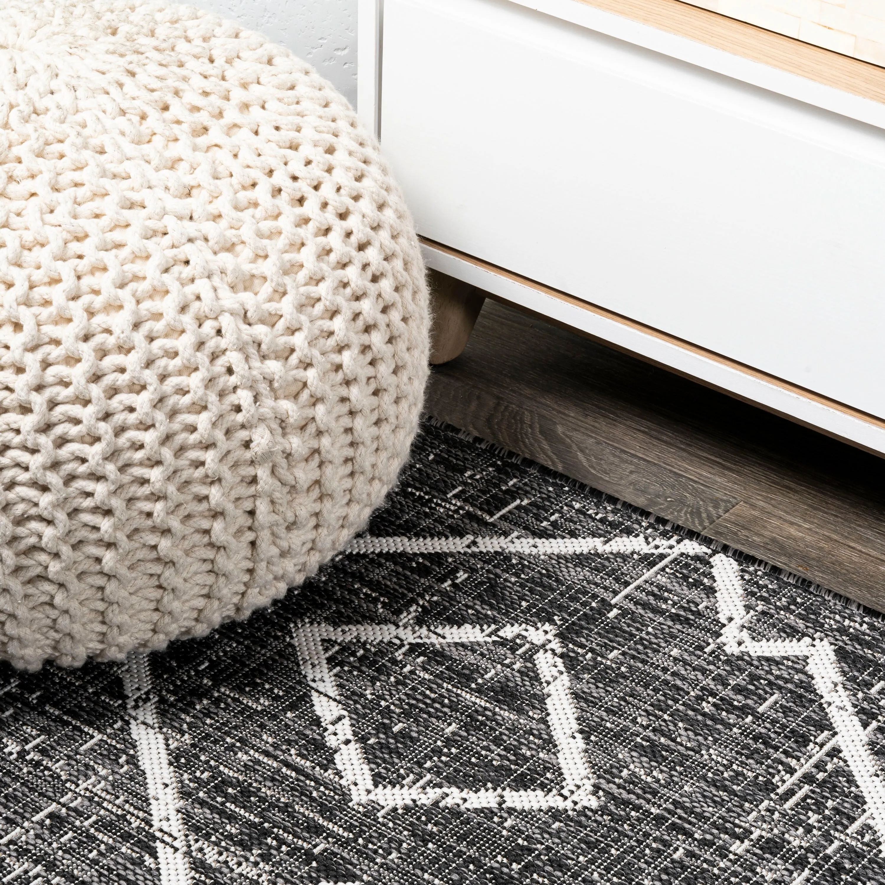 JONATHAN Y Derya Tribal Diamond Trellis Indoor/Outdoor Area Rug