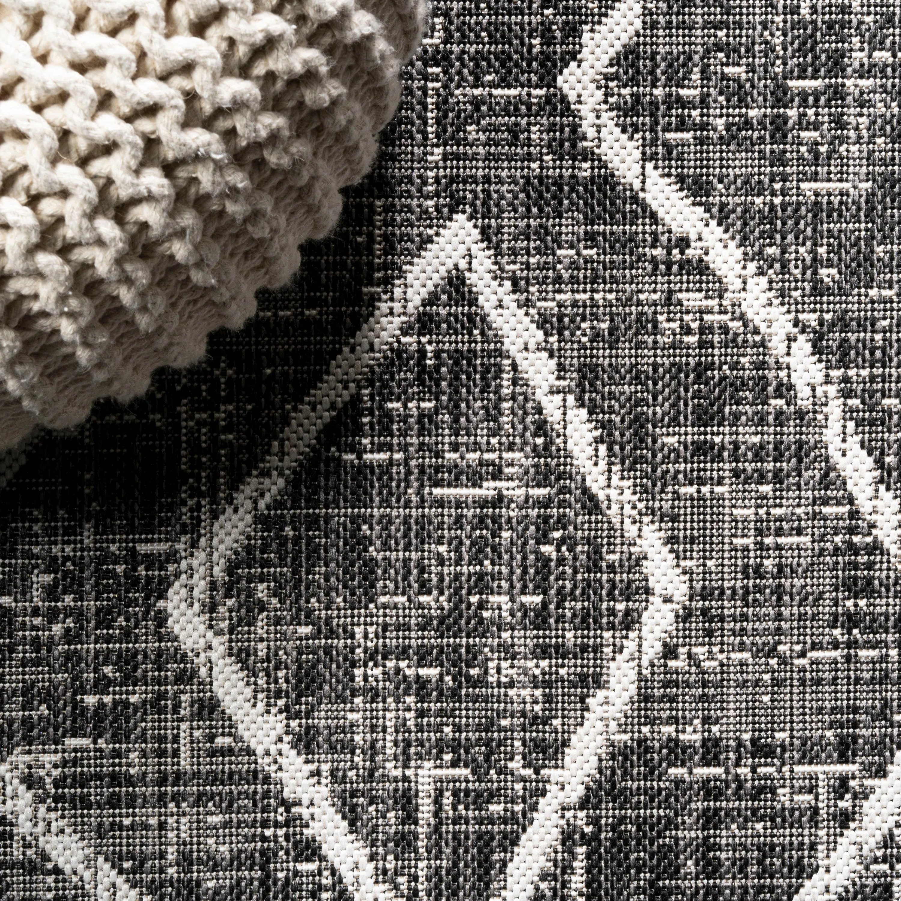 JONATHAN Y Derya Tribal Diamond Trellis Indoor/Outdoor Area Rug