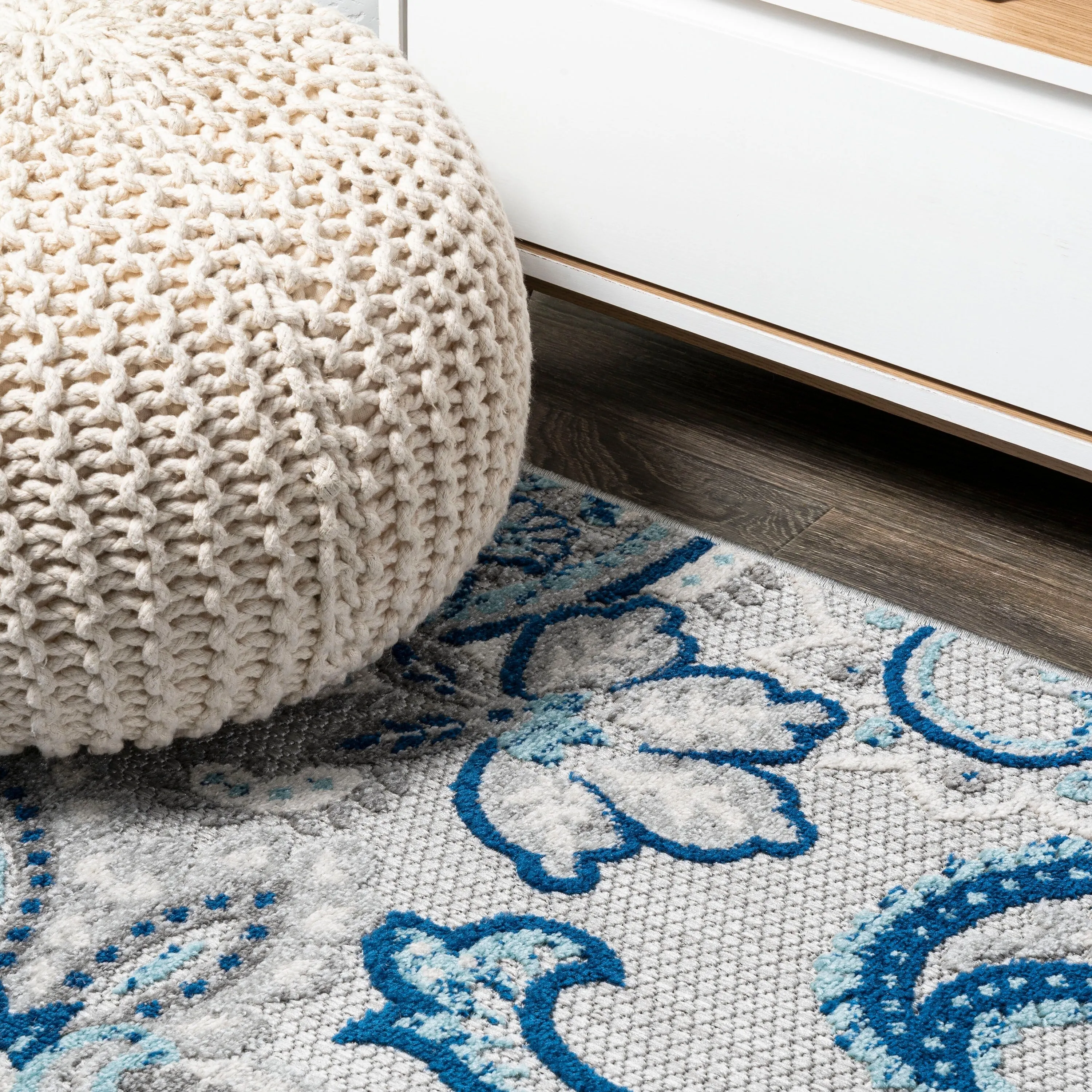 JONATHAN Y Lucena Paisley High-Low Indoor/Outdoor Area Rug
