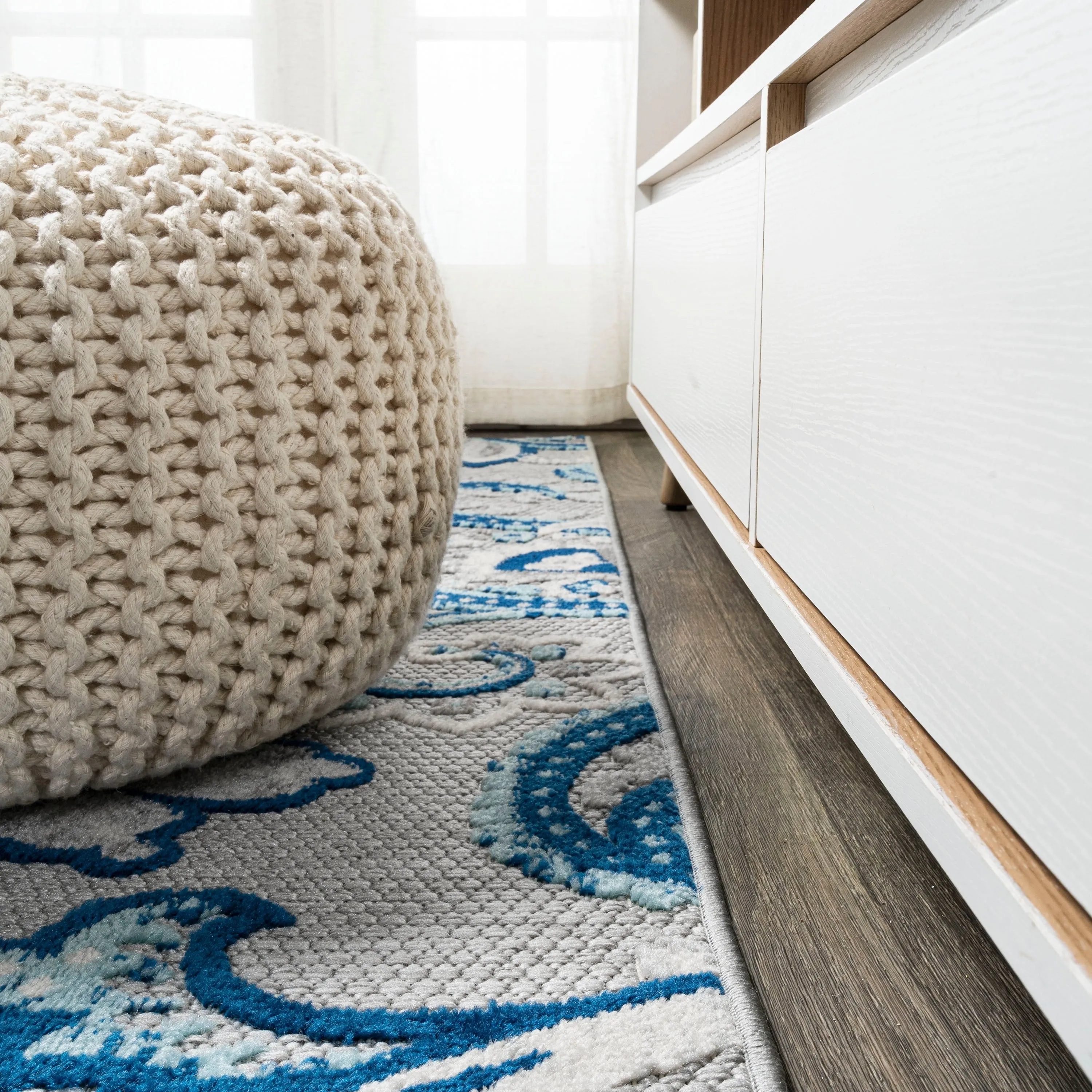 JONATHAN Y Lucena Paisley High-Low Indoor/Outdoor Area Rug
